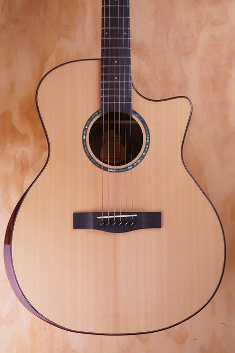 SQOE S460T-SK Acoustic Guitar with Hardcase in Natural Gloss - Fair Deal Music