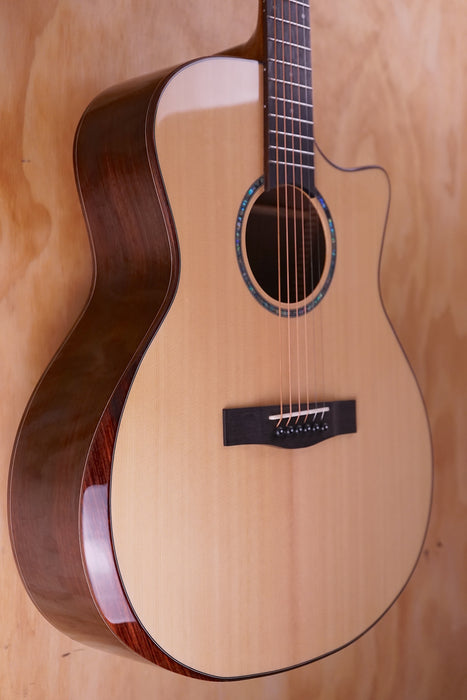 SQOE S460T-SK Acoustic Guitar with Hardcase in Natural Gloss - Fair Deal Music