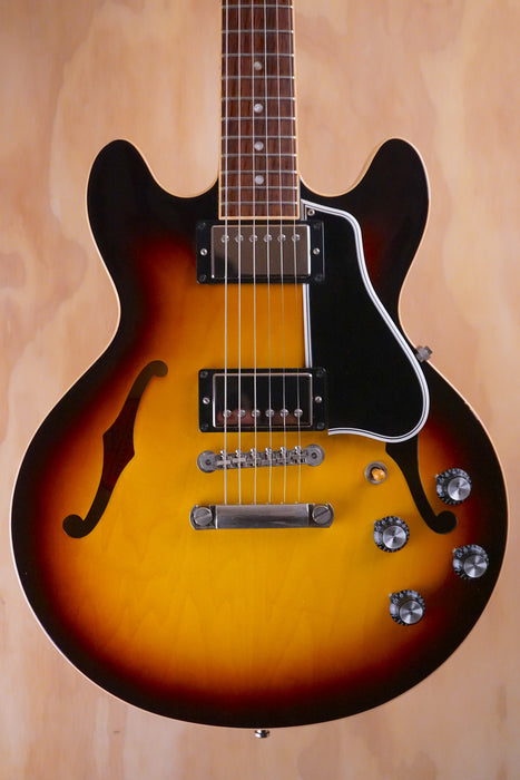 Gibson ES-3399 in Sunburst Semi-hollow Electric Guitar, (Used) - Fair Deal Music
