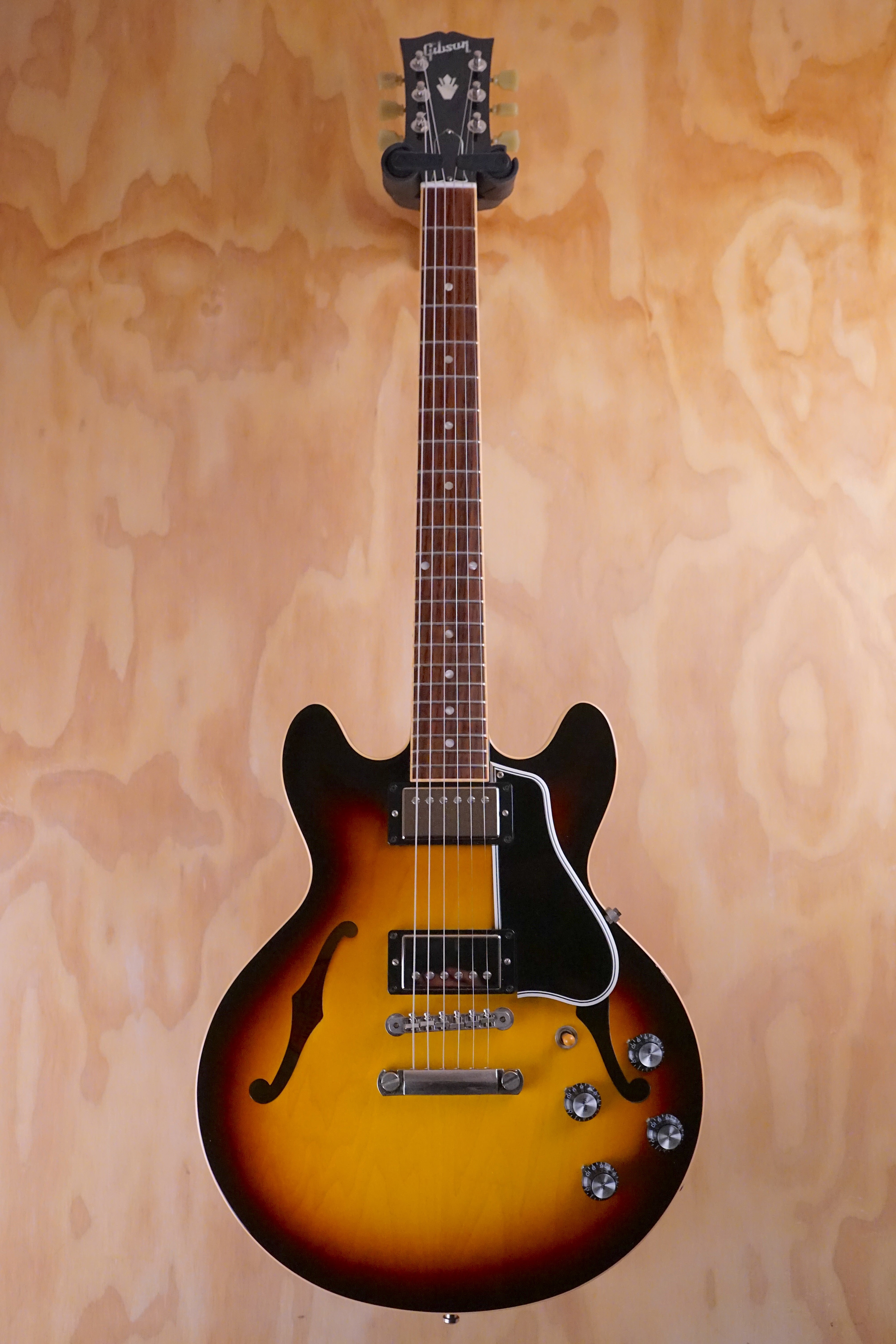 Gibson ES-3399 in Sunburst Semi-hollow Electric Guitar, (Used) - Fair Deal Music