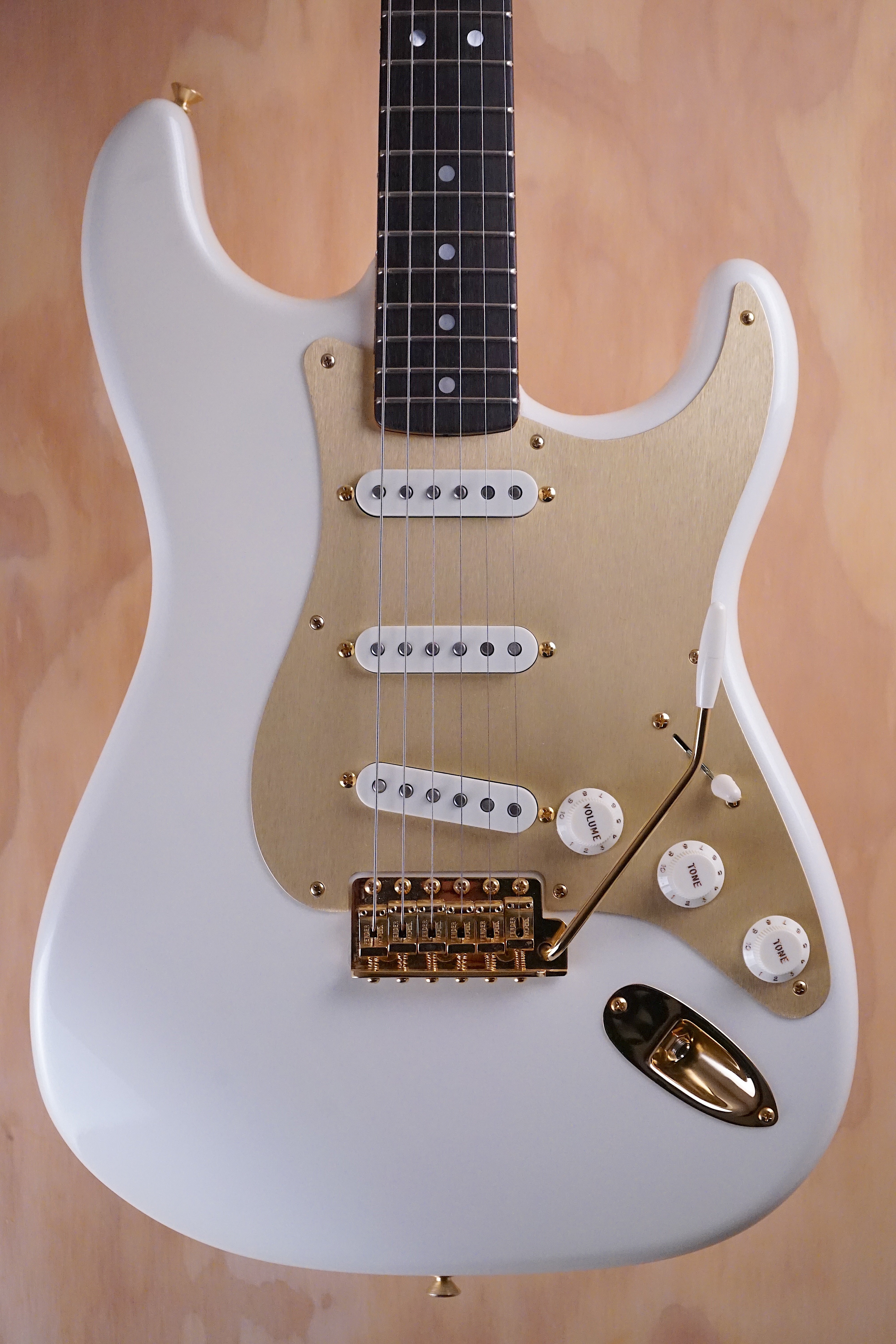 Fender Custom Shop 75th Anniversary Stratocaster NOS in Diamond White Pearl Electric Guitar, (Used) - Fair Deal Music