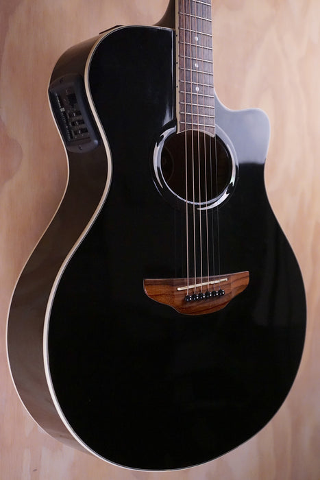 Yamaha APX500 Black Acoustic Guitar, (Used, Comm) - Fair Deal Music