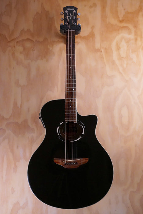 Yamaha APX500 Black Acoustic Guitar, (Used, Comm) - Fair Deal Music