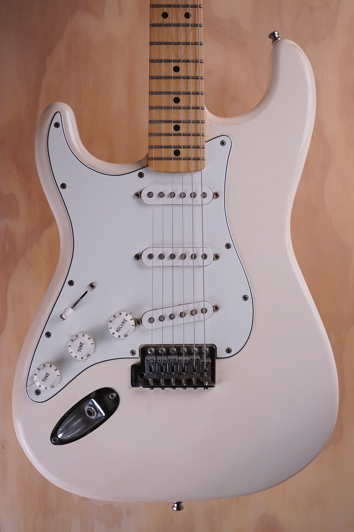 Fender Stratocaster ホワイト メキシコ製 Fender Mexican Standard Stratocaster Left-Handed in Olympic White