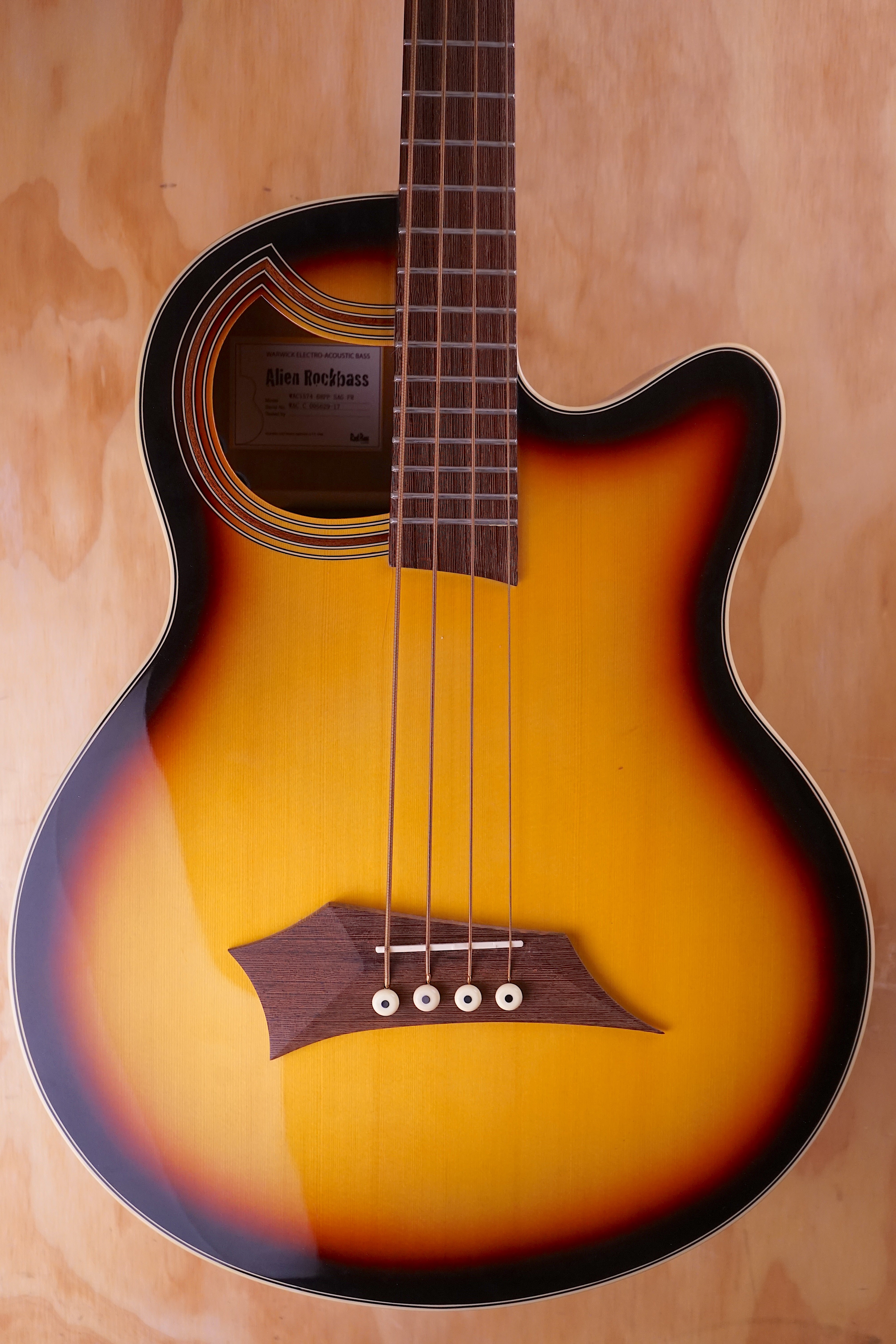 Warwick Alien Rockbass 5弦ベース Warwick RockBass Alien in Sunburst, (Used) – Fair Deal Music
