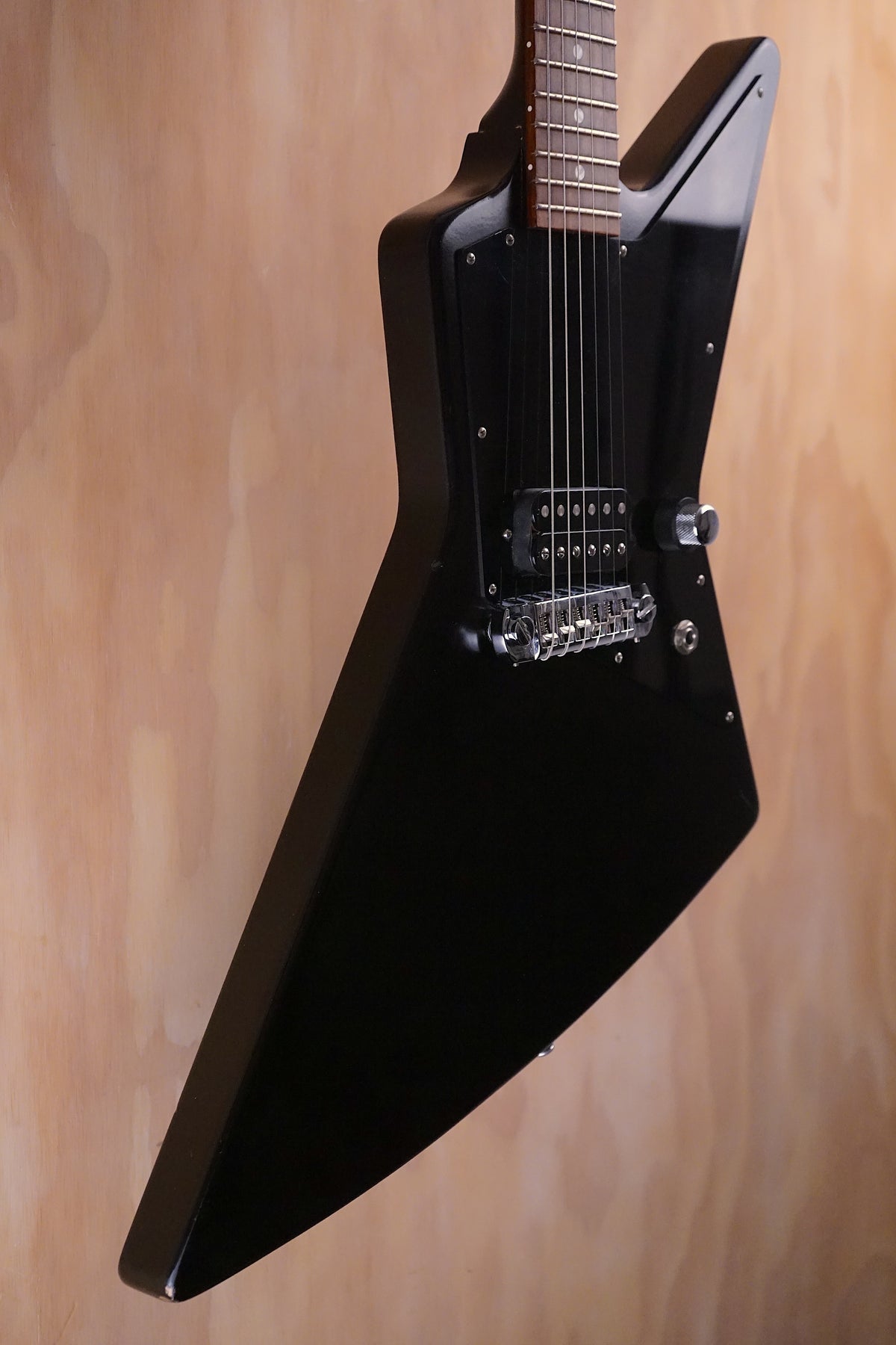 Gibson Melody Maker Explorer in black Electric Guitar, (Used) - Fair Deal Music