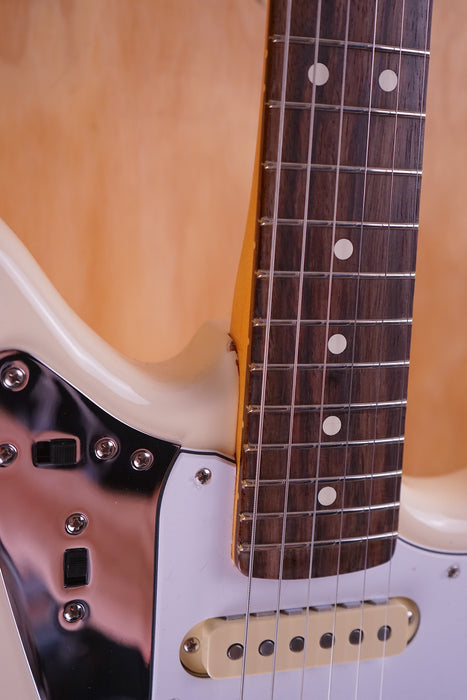 Fender Johnny Marr Jaguar in Olympic White, Ex-Display - Fair Deal Music