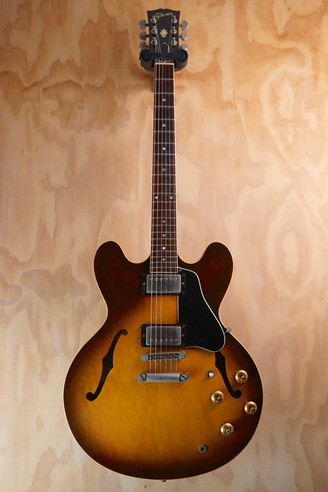 1986 Gibson ES-335 Vintage Sunburst Plain Top Semi-Hollow Electric Guitar, (Used) - Fair Deal Music