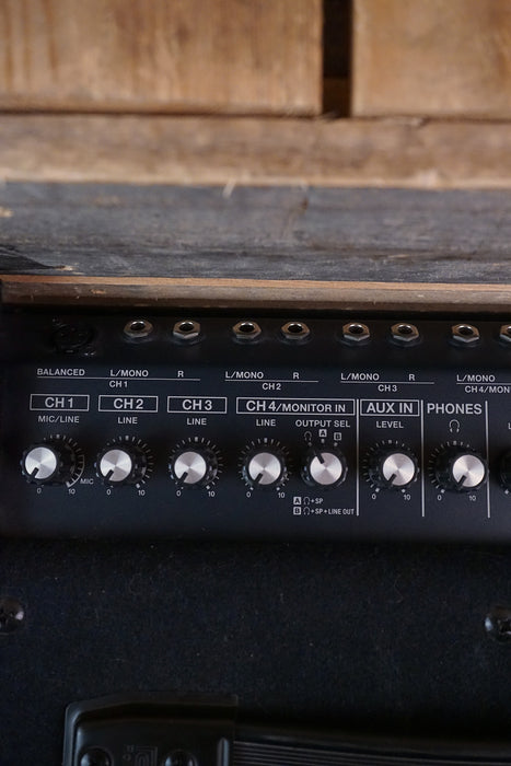 Roland KC-400 150W Keyboard Amplifier, (Used)