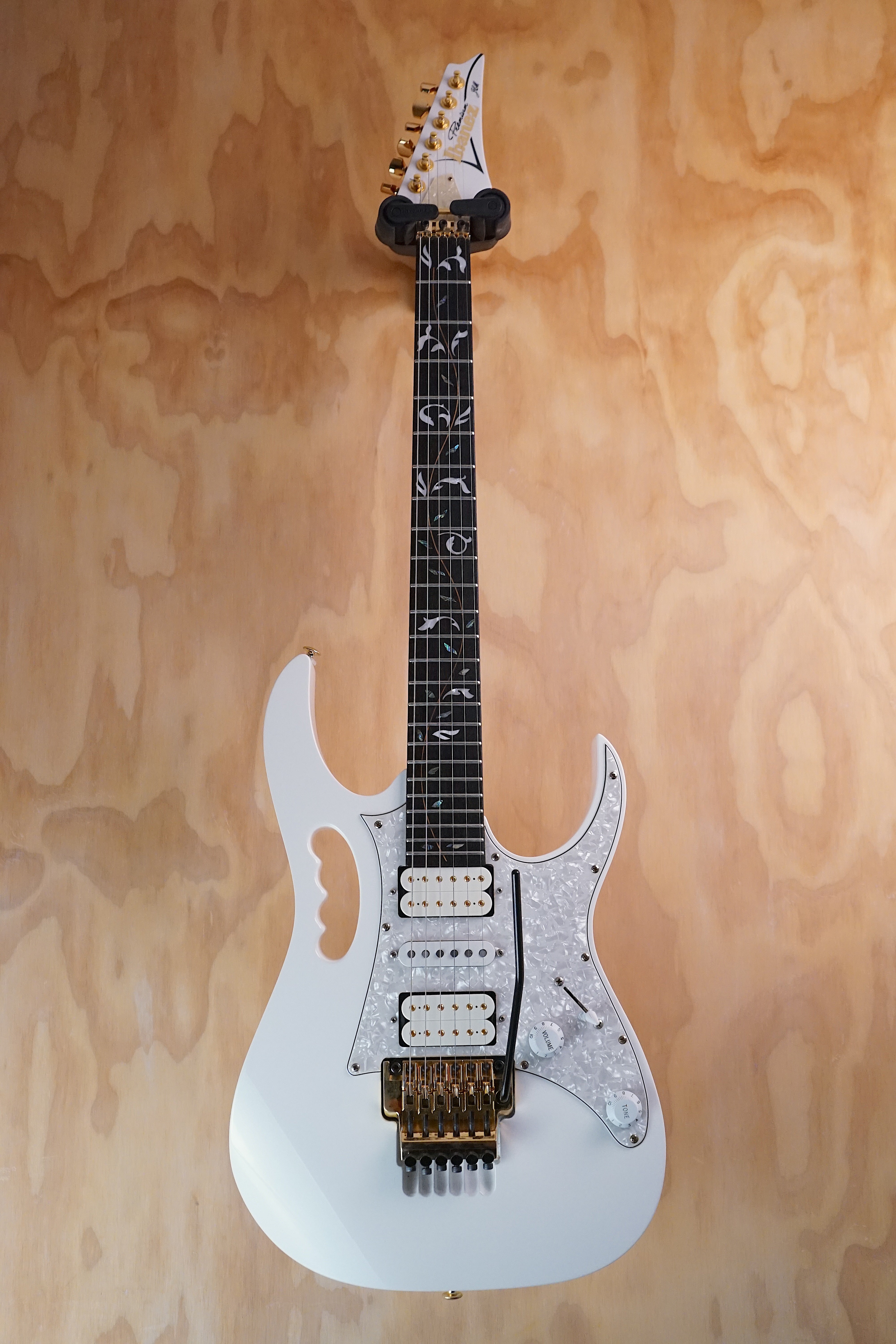 Ibanez JEM7VP Steve Vai Signature White Electric Guitar, (Used, Comm) - Fair Deal Music