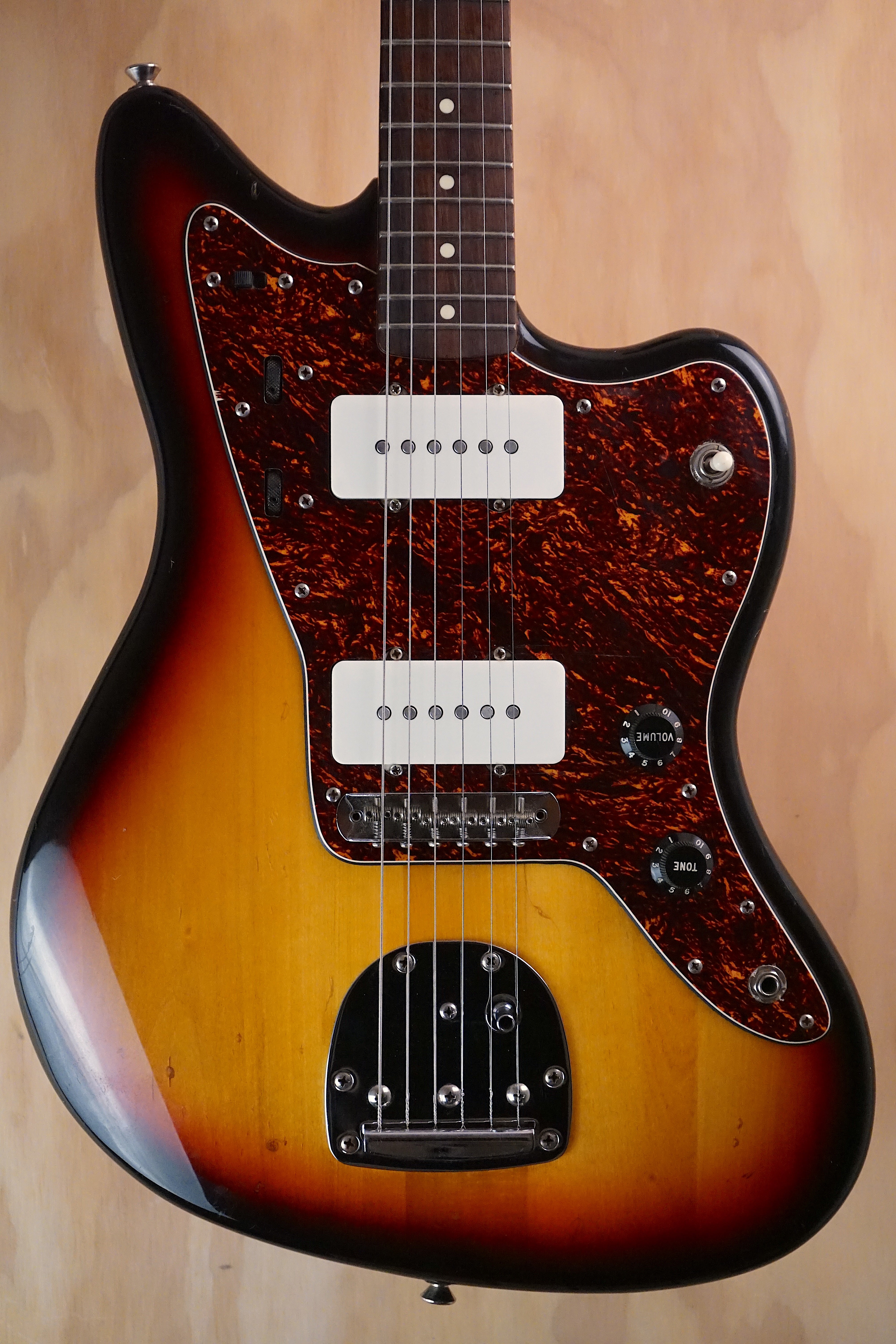 Squier Vintage Modified Jazzmaster 3-Colour Sunburst, (Used) - Fair Deal Music
