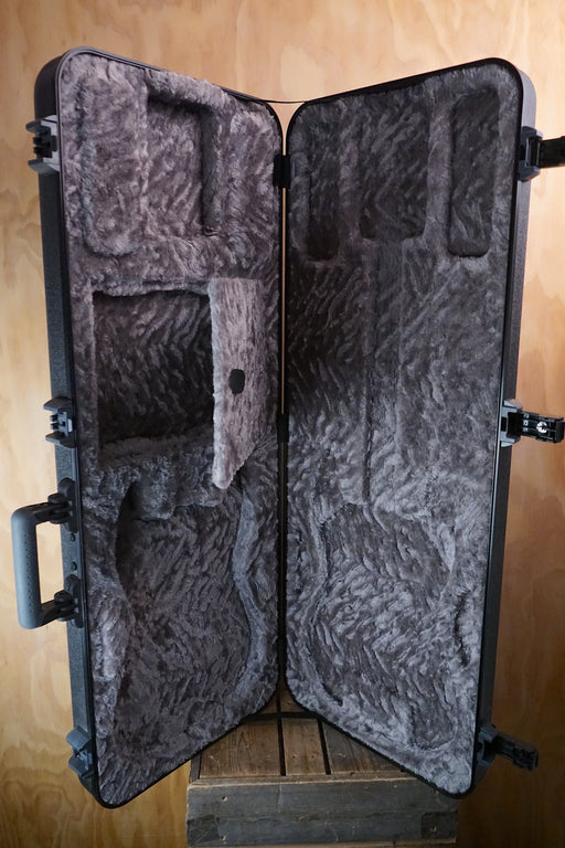 Fender Deluxe Moulded Case for Stratocaster / Telecaster, (Used) - Fair Deal Music