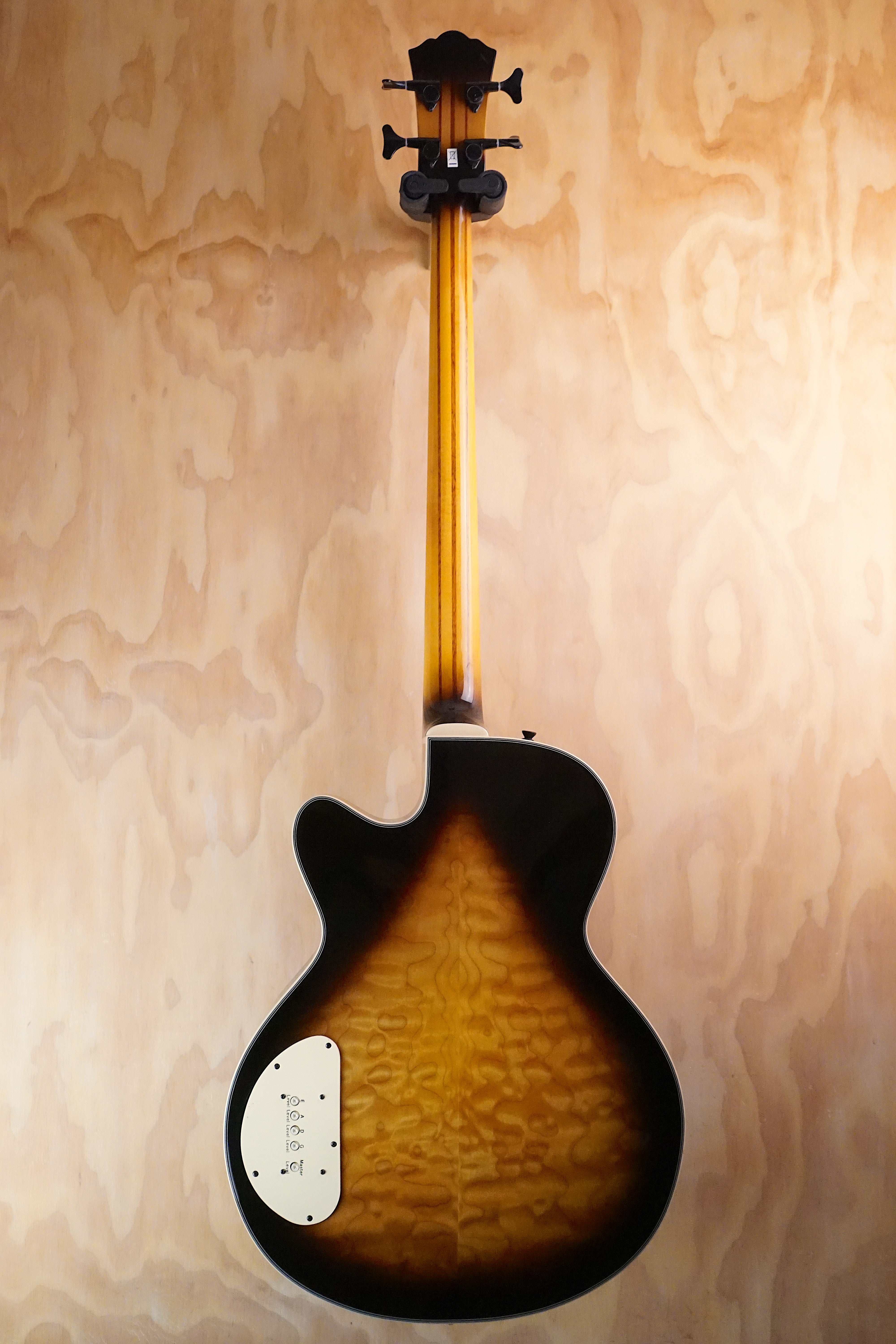 Washburn AB40VS Electro Acoustic Bass Guitar V Sunburst, (Used)