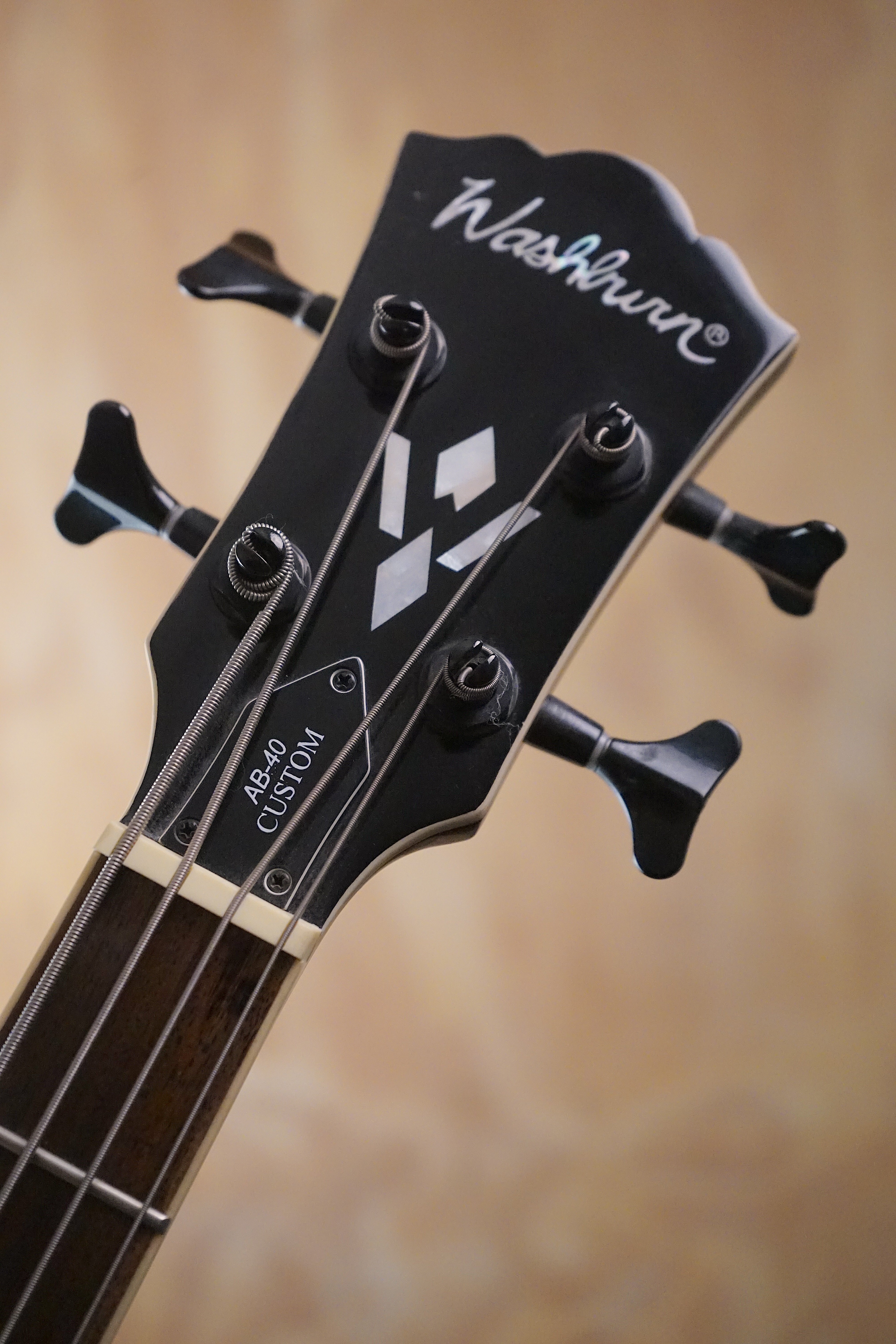 Washburn AB40VS Electro Acoustic Bass Guitar V Sunburst, (Used)