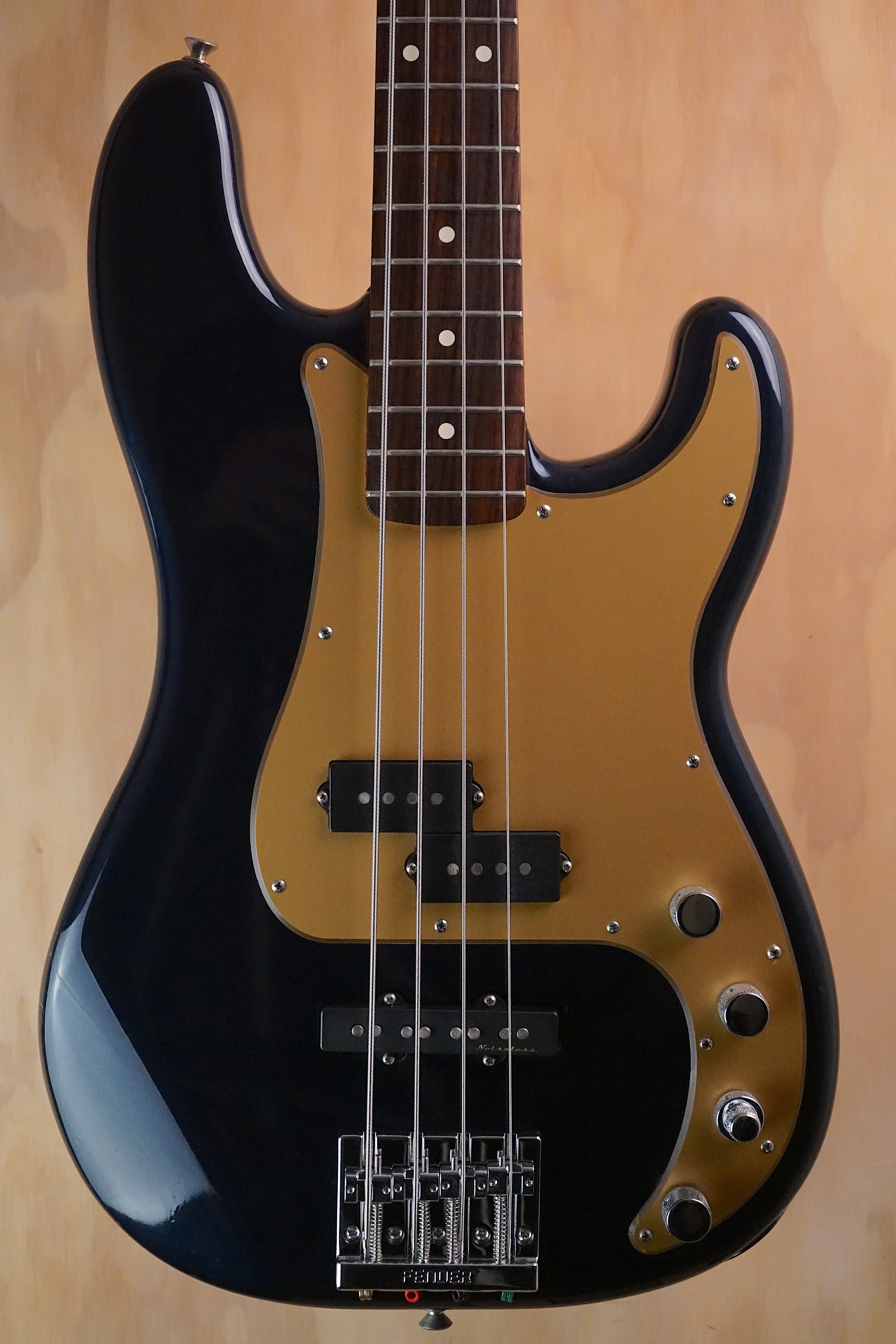 Fender Deluxe Active P Bass Special Navy Blue Metallic, (Used) - Fair Deal Music
