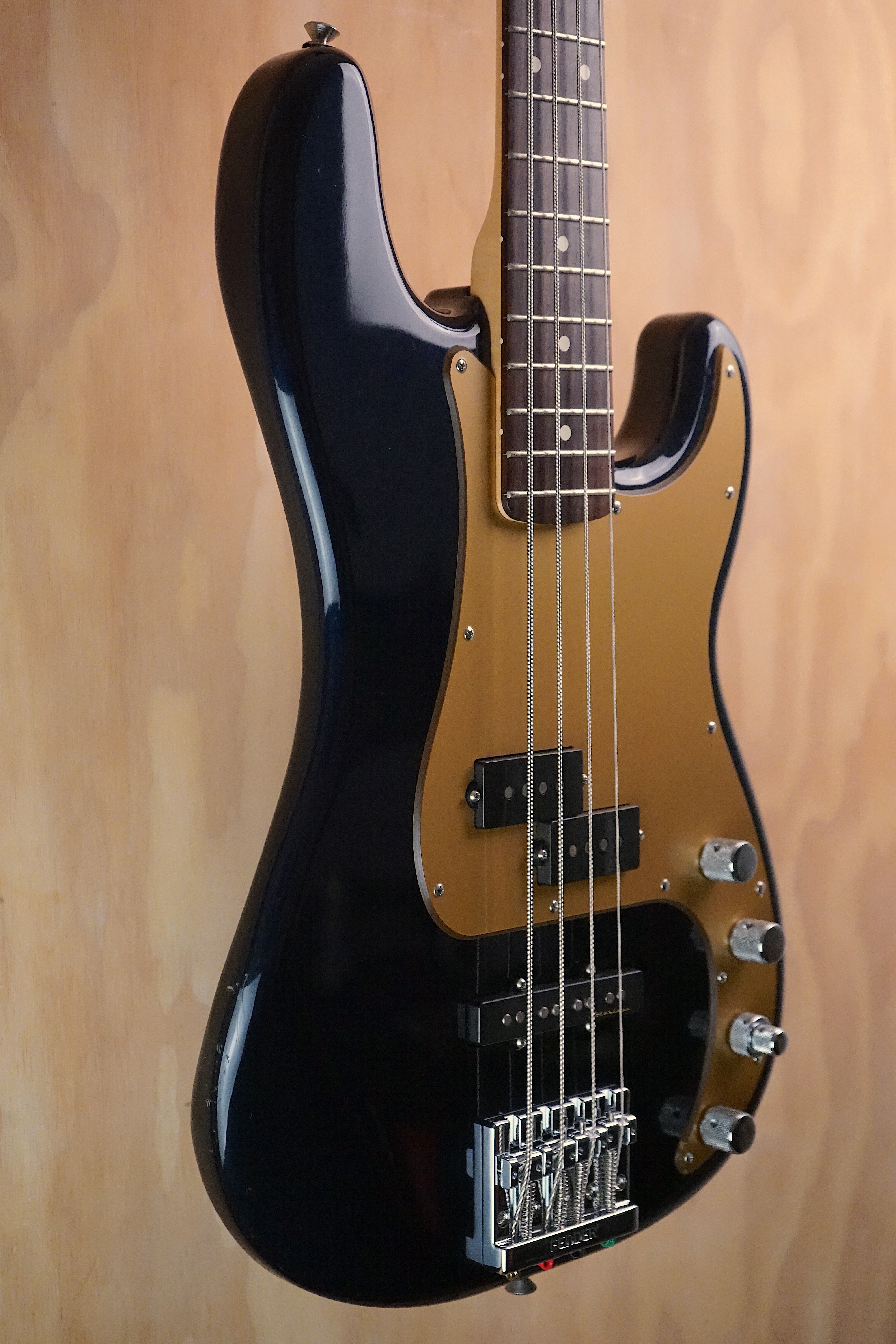 Fender Deluxe Active P Bass Special Navy Blue Metallic, (Used) - Fair Deal Music