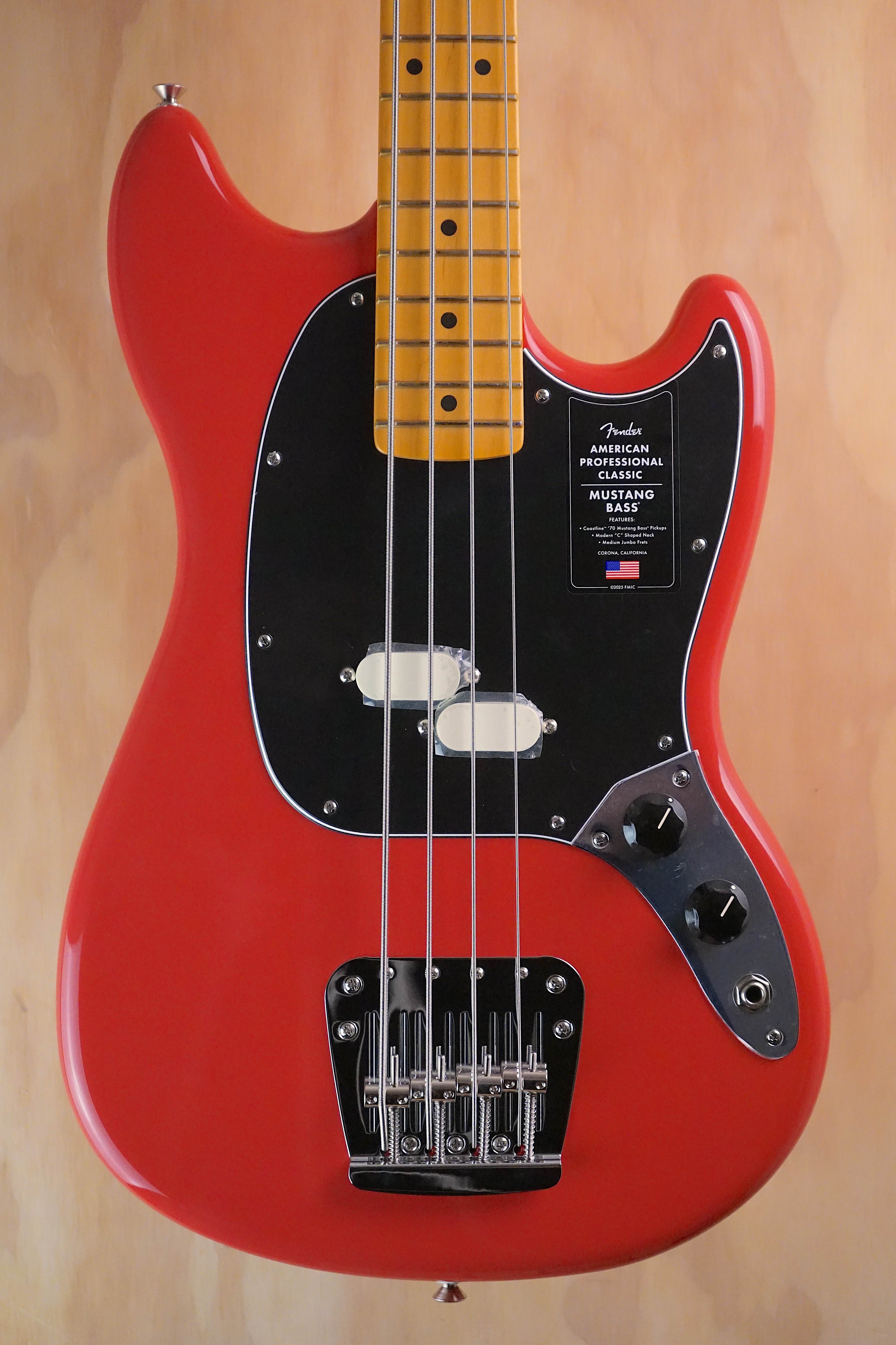Fender American Professional Classic Mustang Bass Faded Dakota Red Short Scale Bass, (Nearly New)