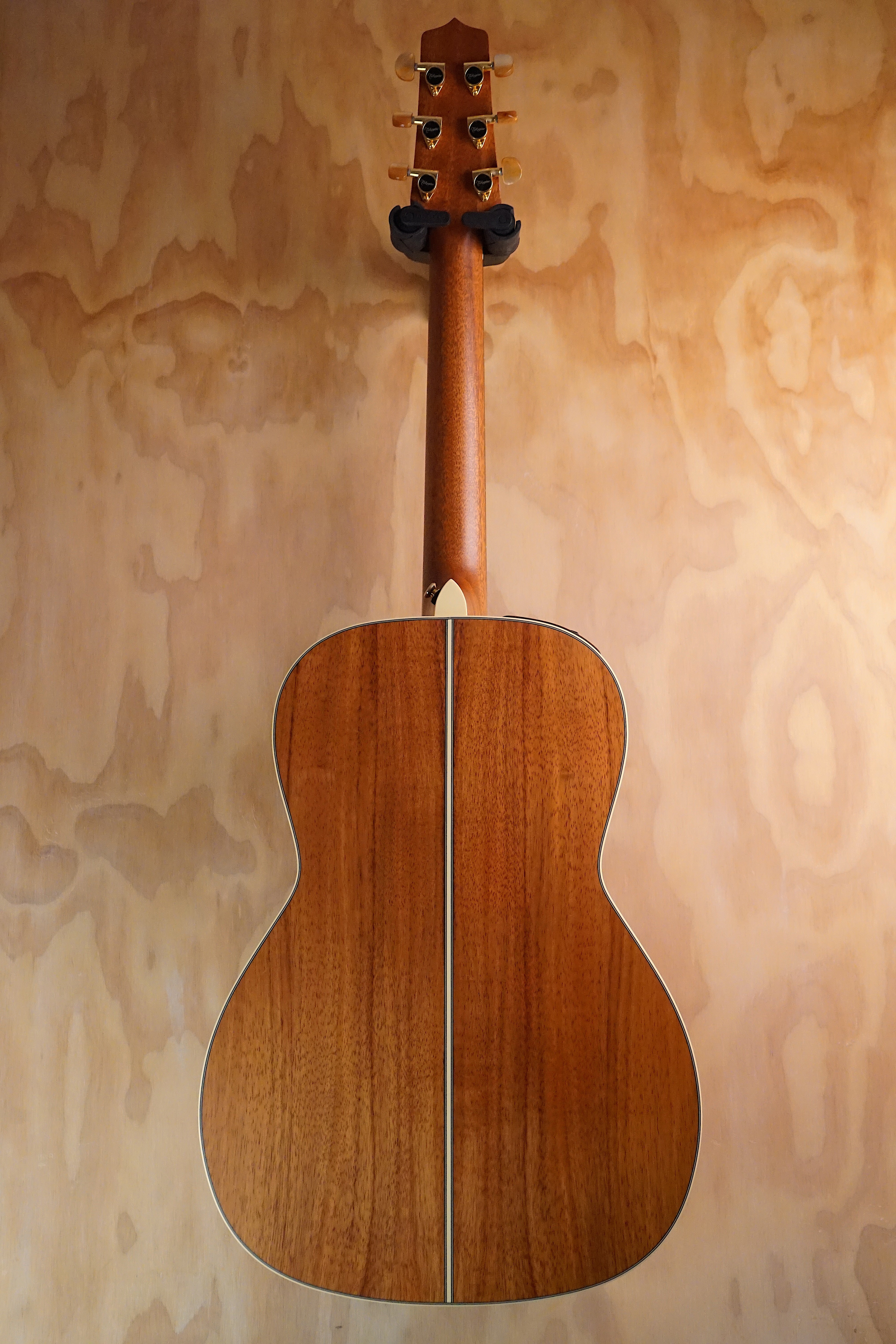 Takamine CP3NYK New Yorker Parlor Electro-Acoustic Guitar Natural, (Used)
