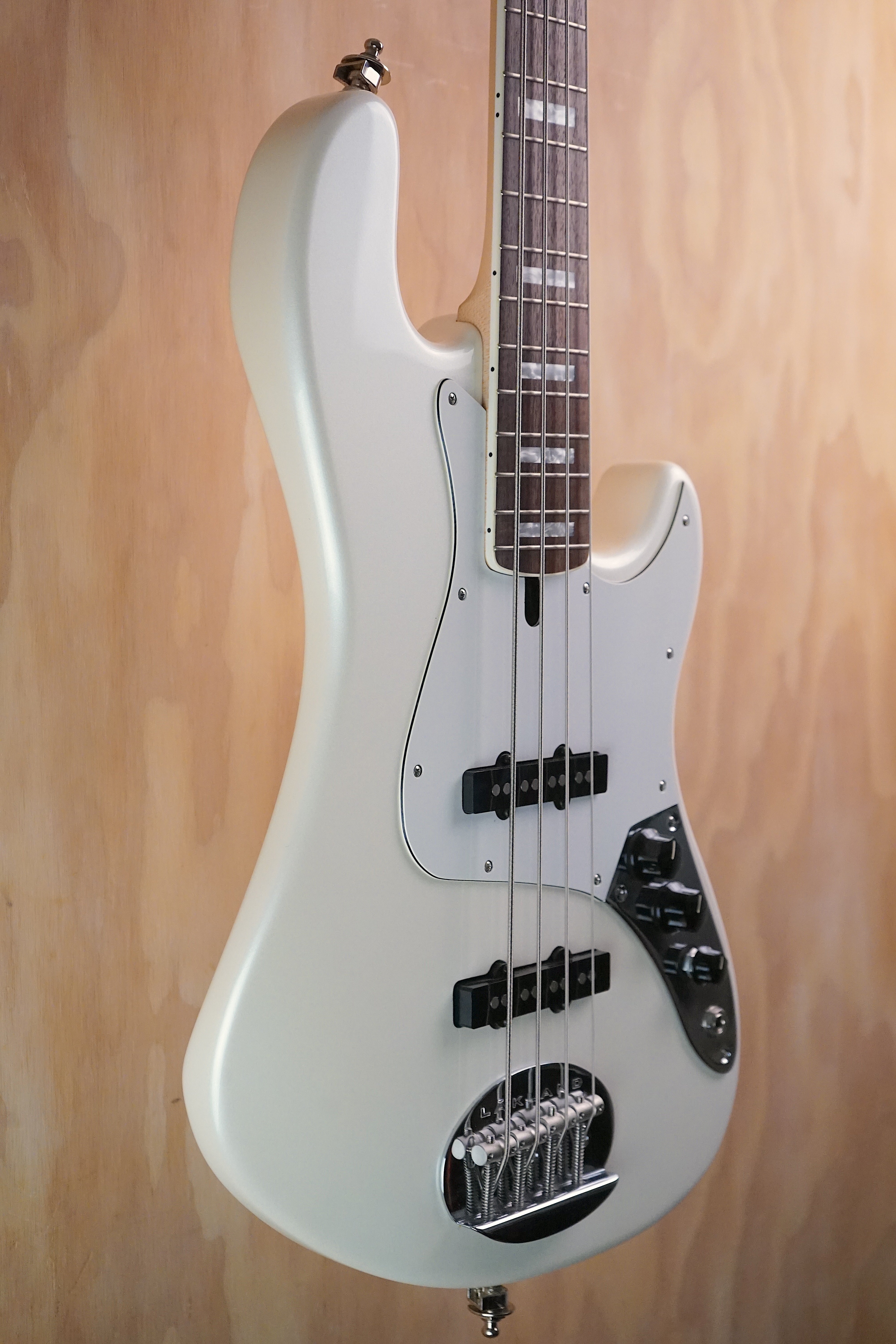 Lakland Skyline Darryl Jones 4 String White Pearl, (Used, Comm)