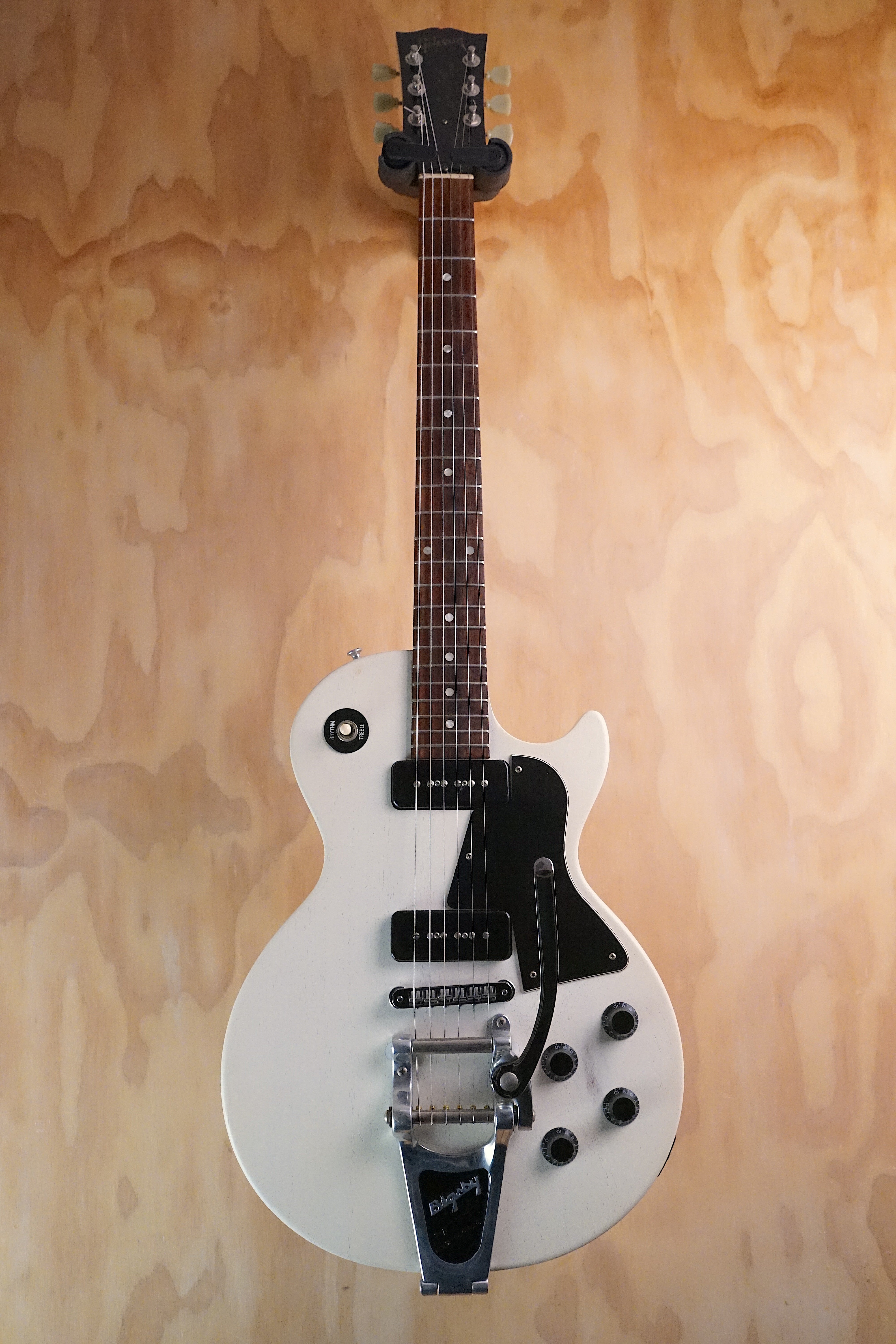 Gibson Les Paul Junior Special Worn White with Bigsby, (Used, Comm)