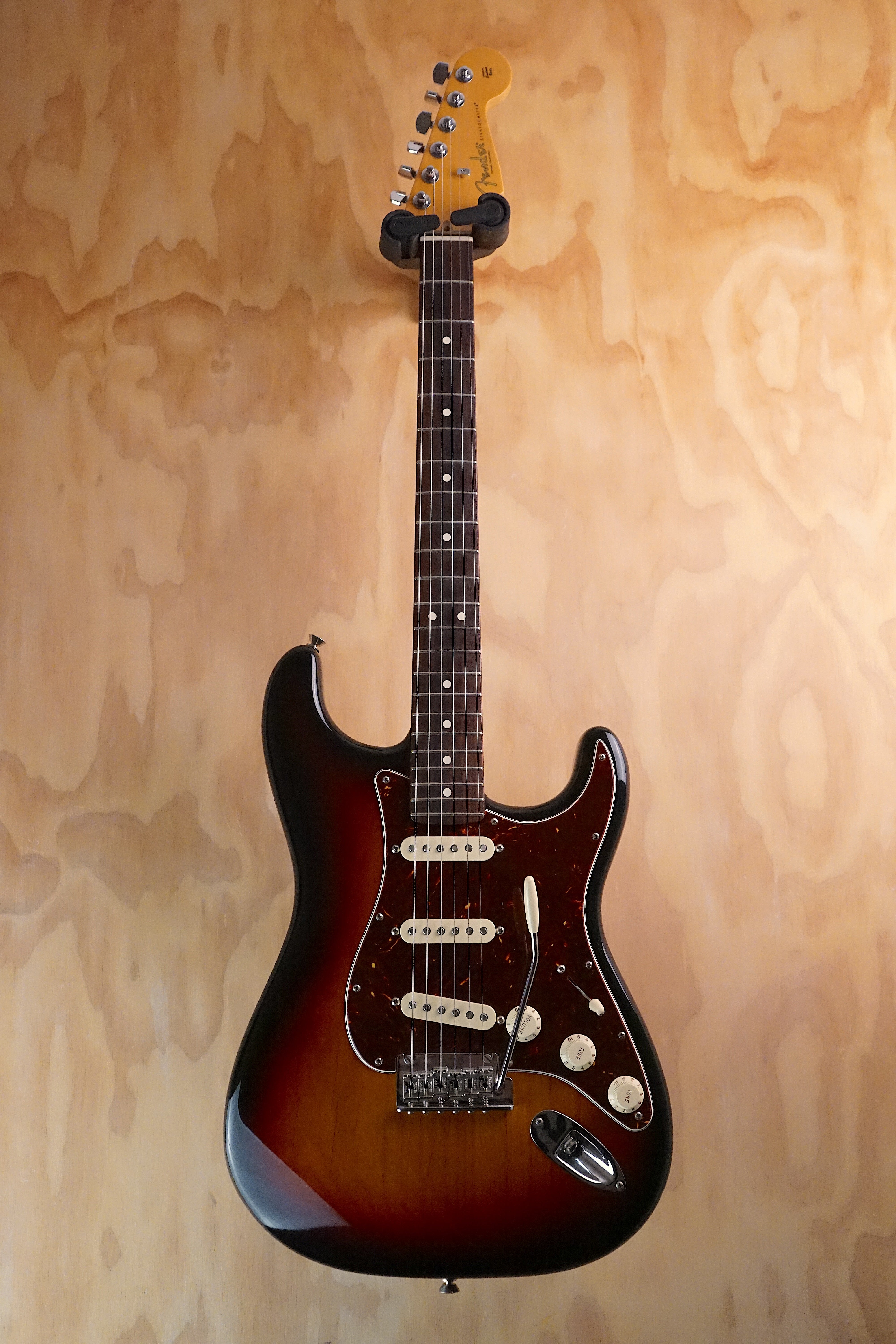 Fender American Professional II Stratocaster Sunburst, (Used, Comm)