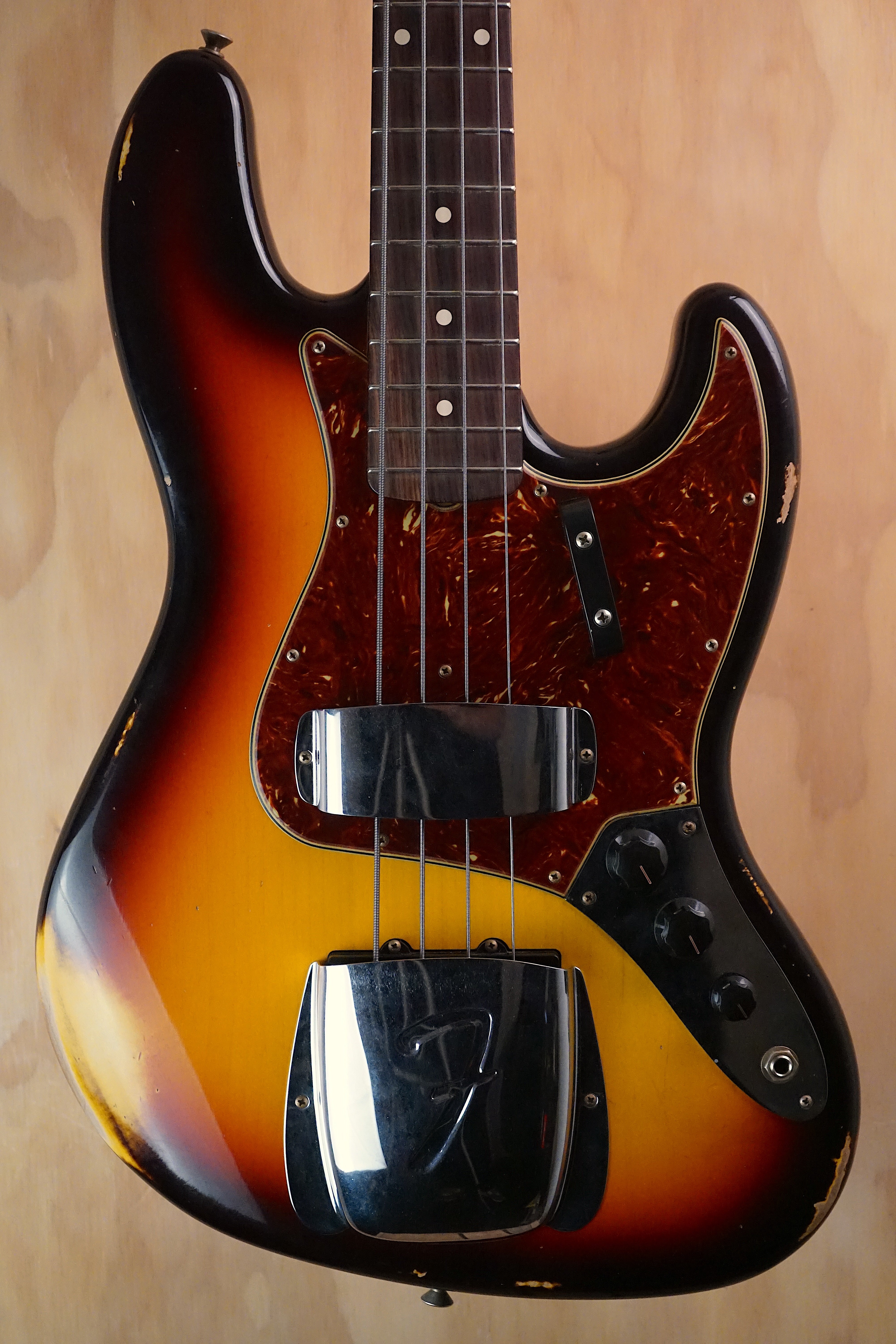 Fender Custom Shop ’64 Jazz Bass Relic RW 3-Color Sunburst, (Used)