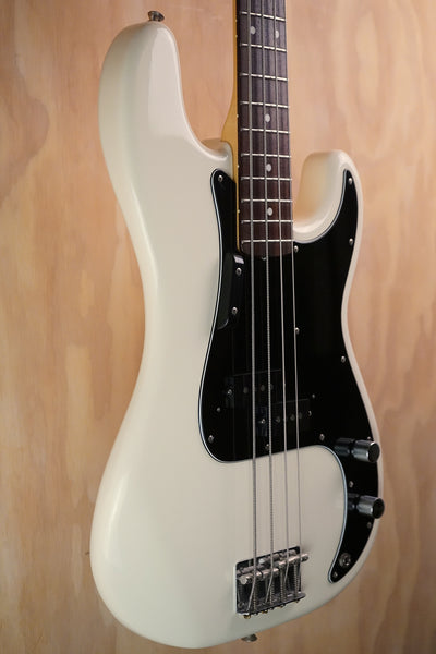 Fender PB-70 Precision Bass Olympic White CIJ, (Used, Comm)
