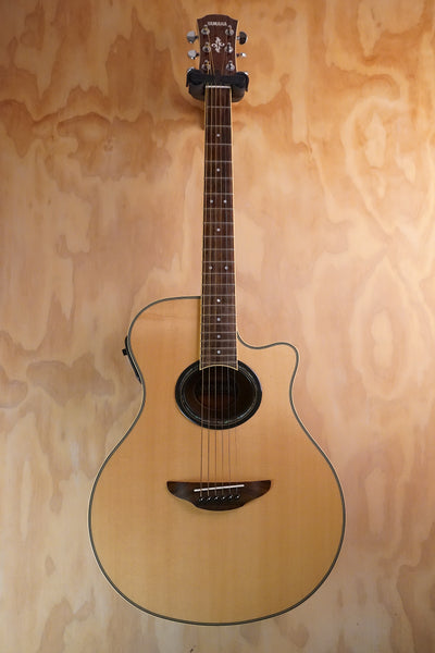 Yamaha APX700 Natural Electro-Acoustic Guitar, (Used, Comm)