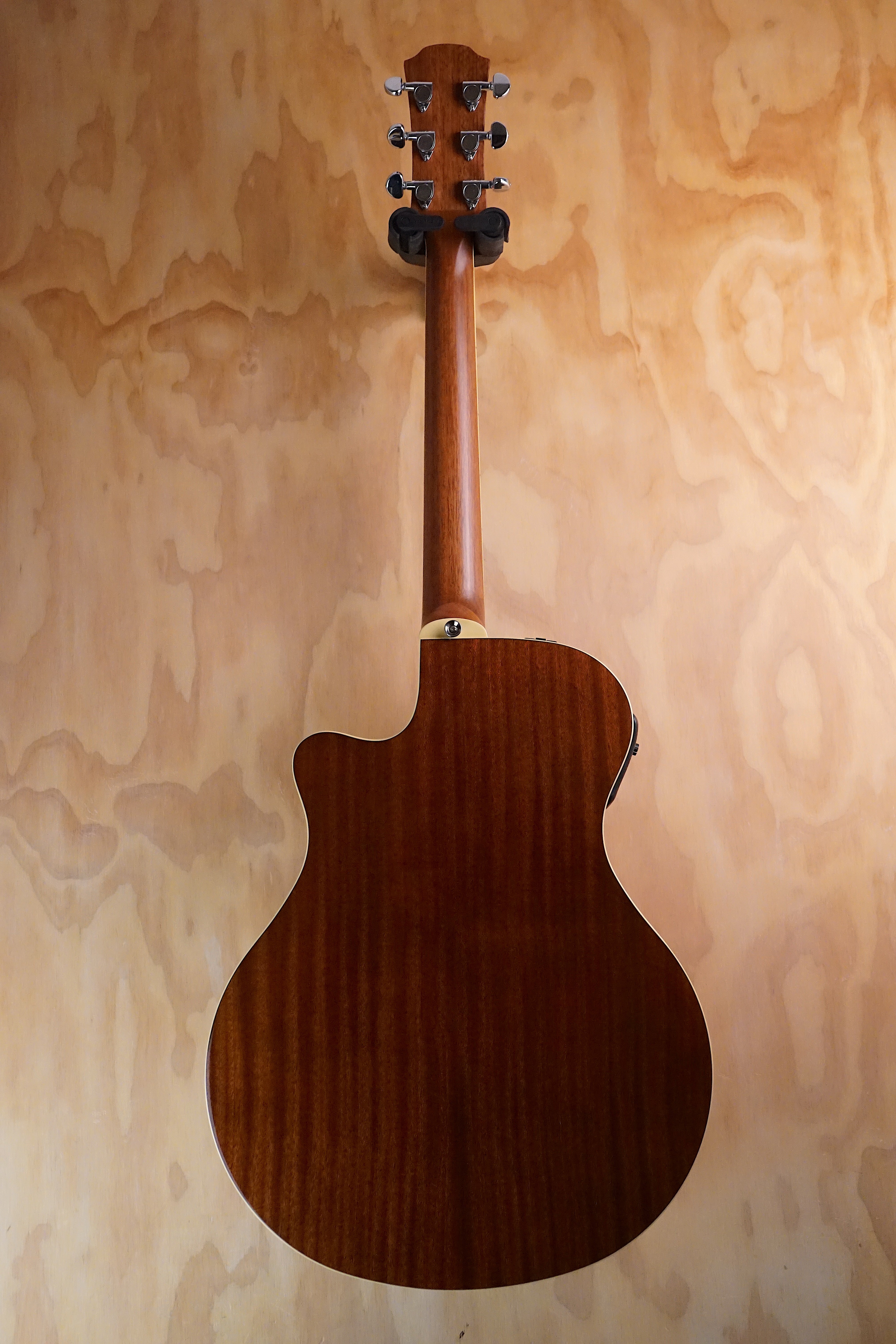 Yamaha APX700 Natural Electro-Acoustic Guitar, (Used, Comm)