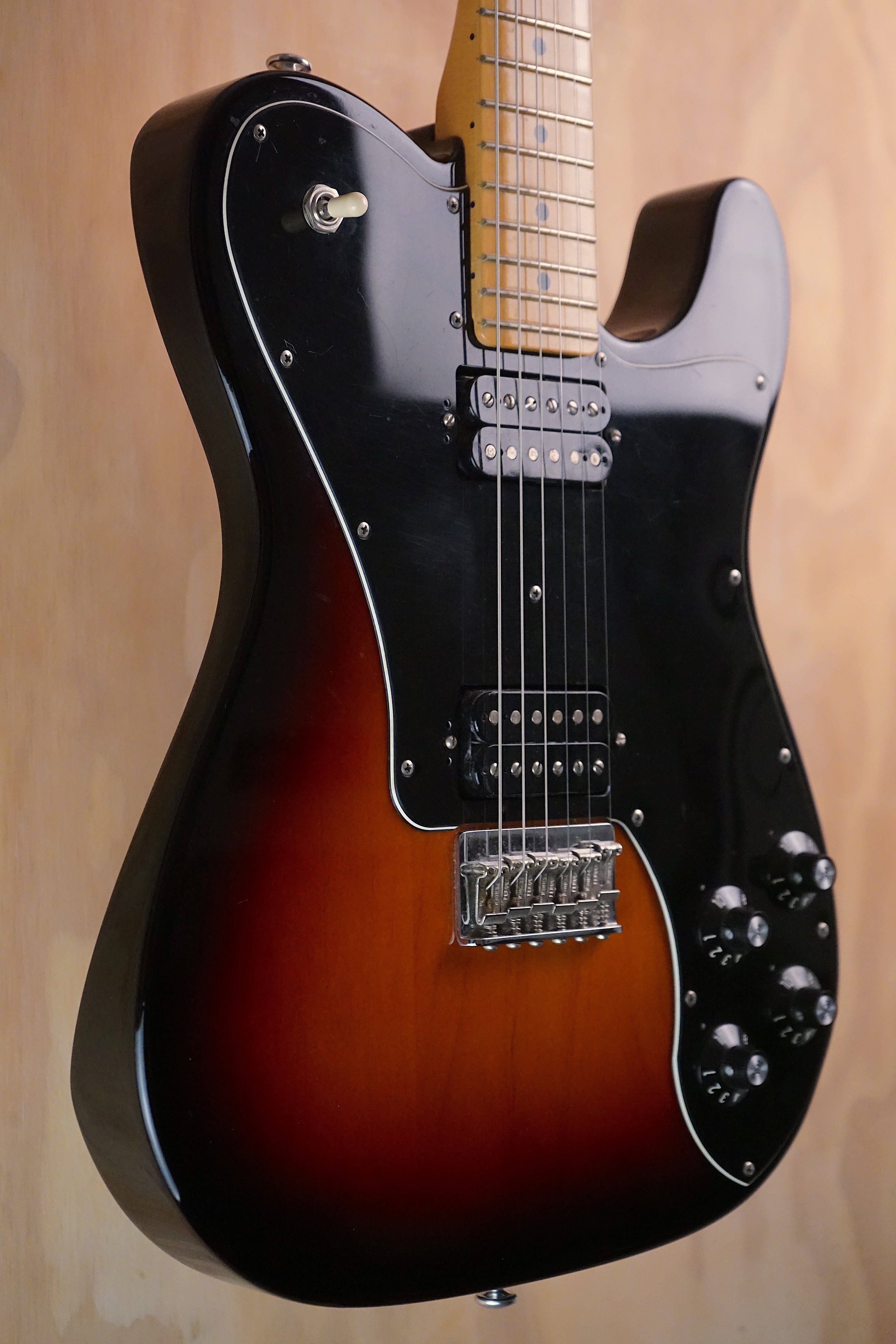 2017 Fender American Professional Telecaster Deluxe ShawBucker 3-Colour Sunburst, (Used, Comm)