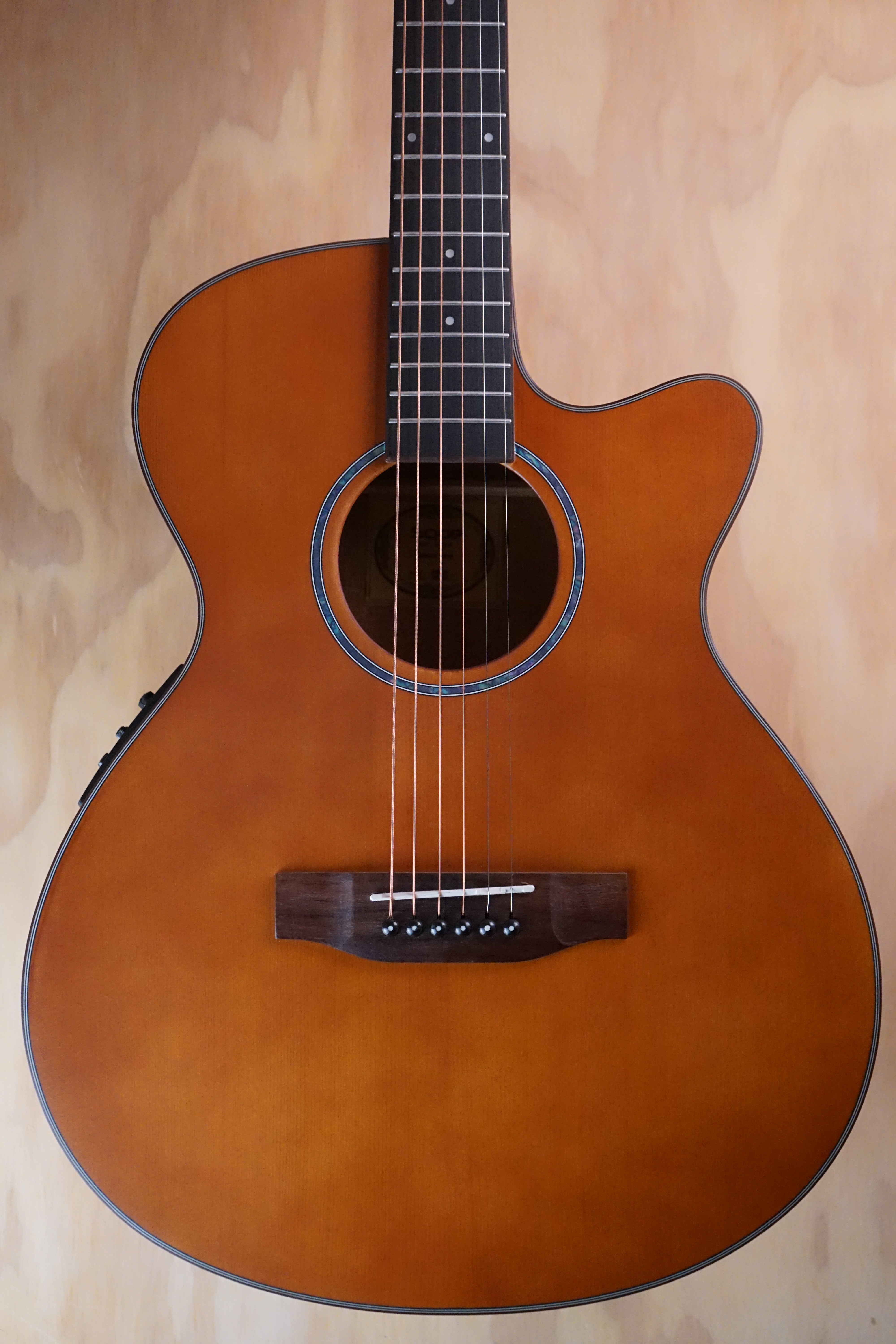 SQOE EA-60YN Electro Acoustic Guitar in Natural - Fair Deal Music