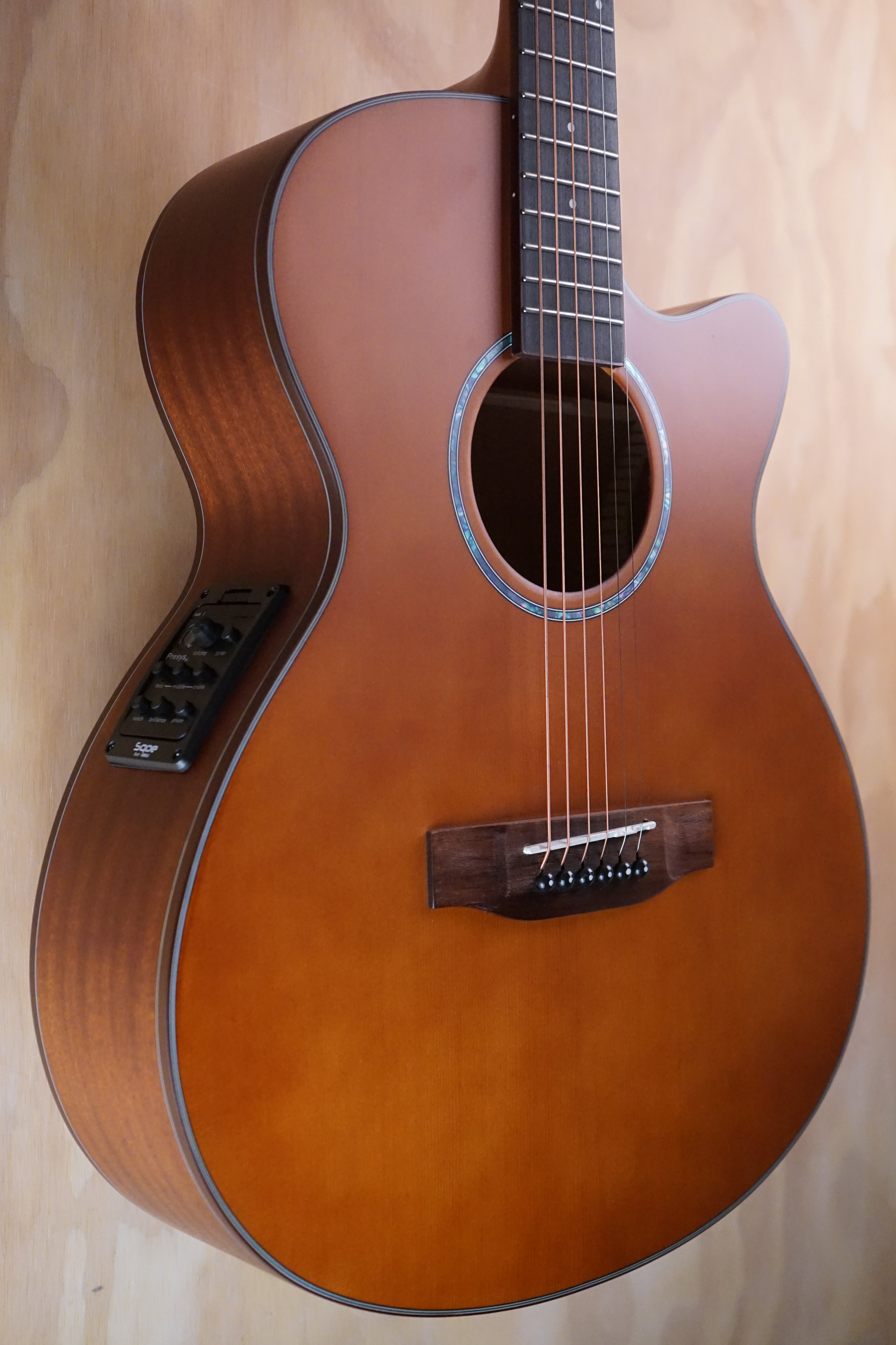 SQOE EA-60YN Electro Acoustic Guitar in Natural - Fair Deal Music