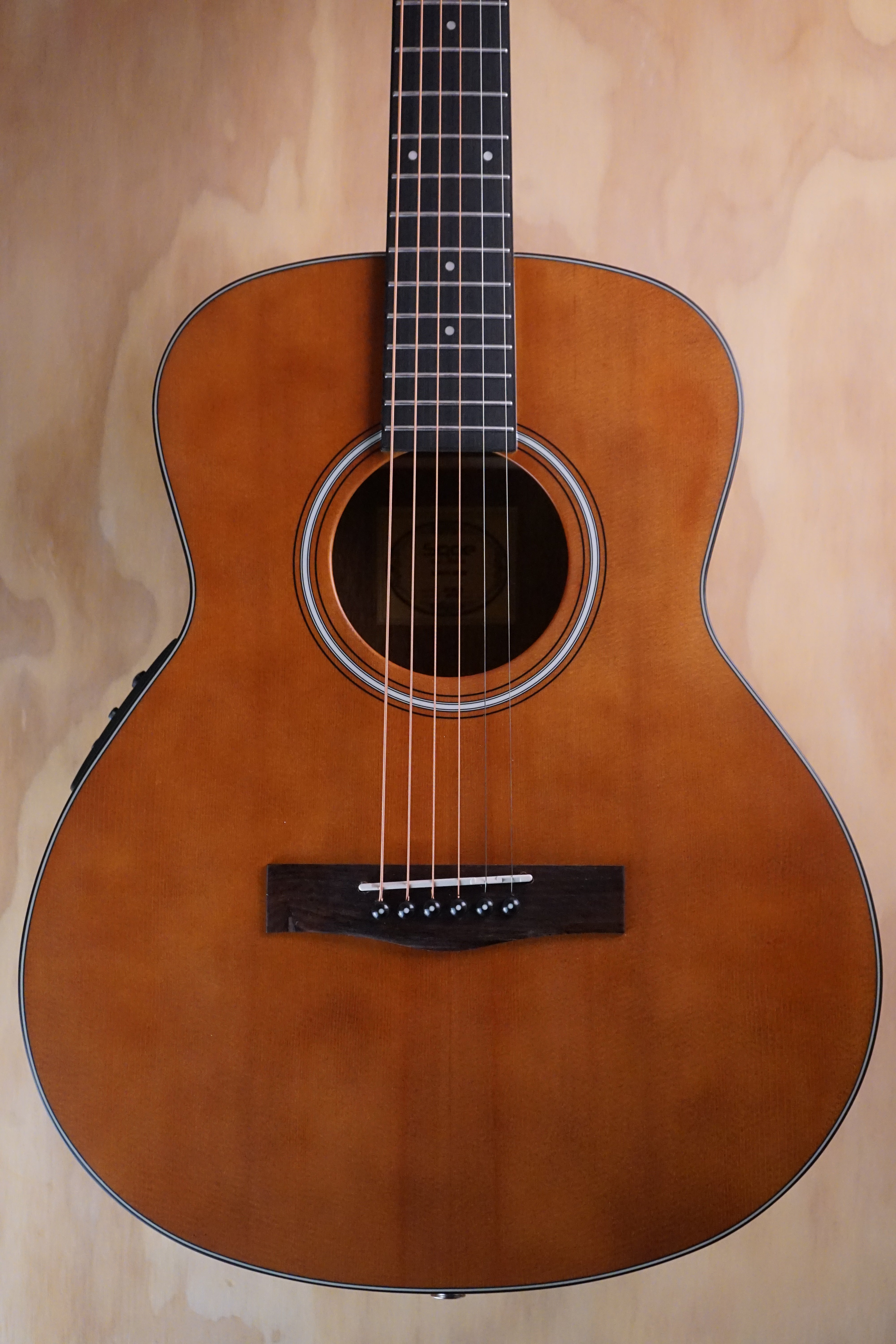 SQOE GS-60YN Electro Acoustic Travel Guitar in Natural - Fair Deal Music