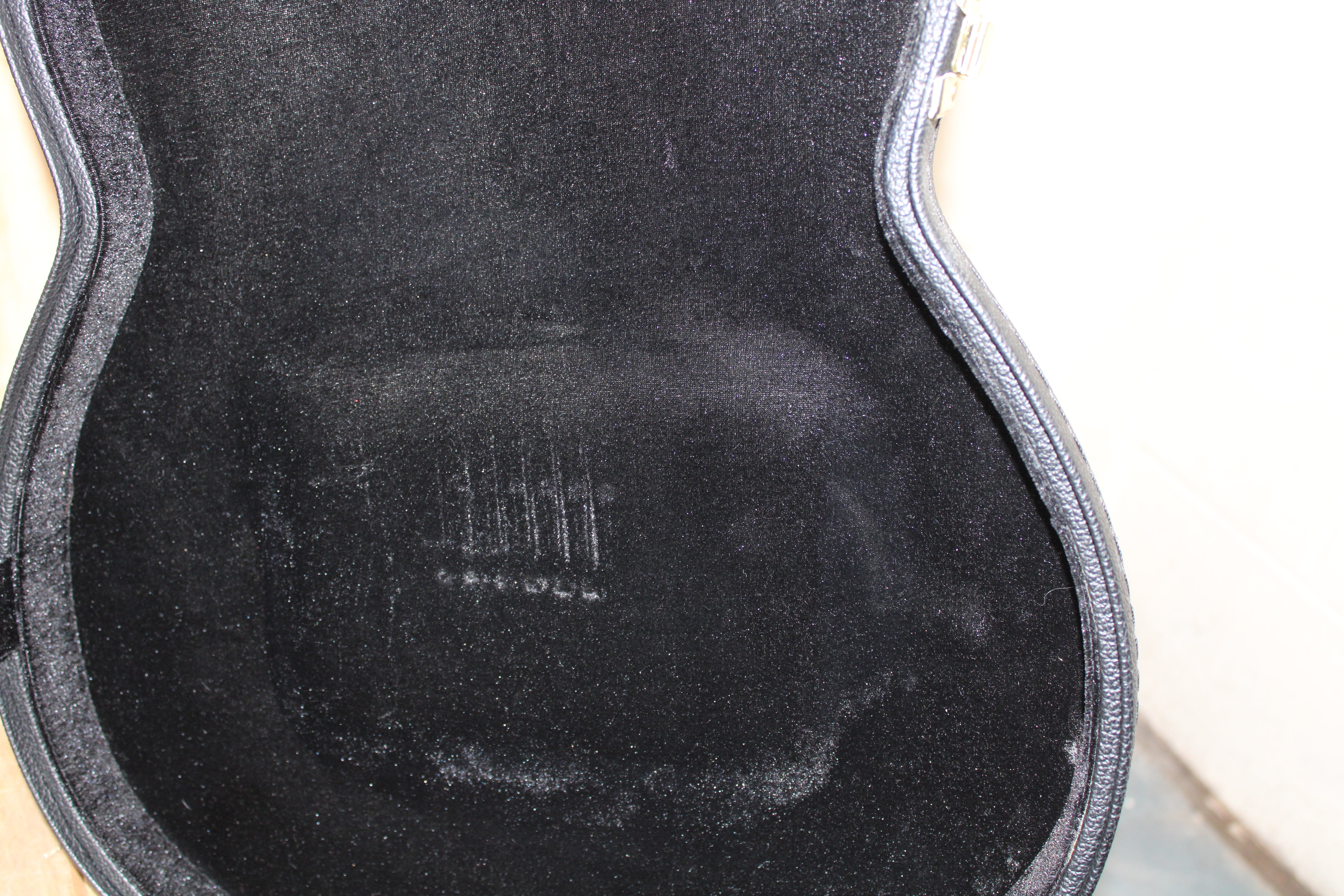 Fender Paramount Guitar Case, USED - Fair Deal Music