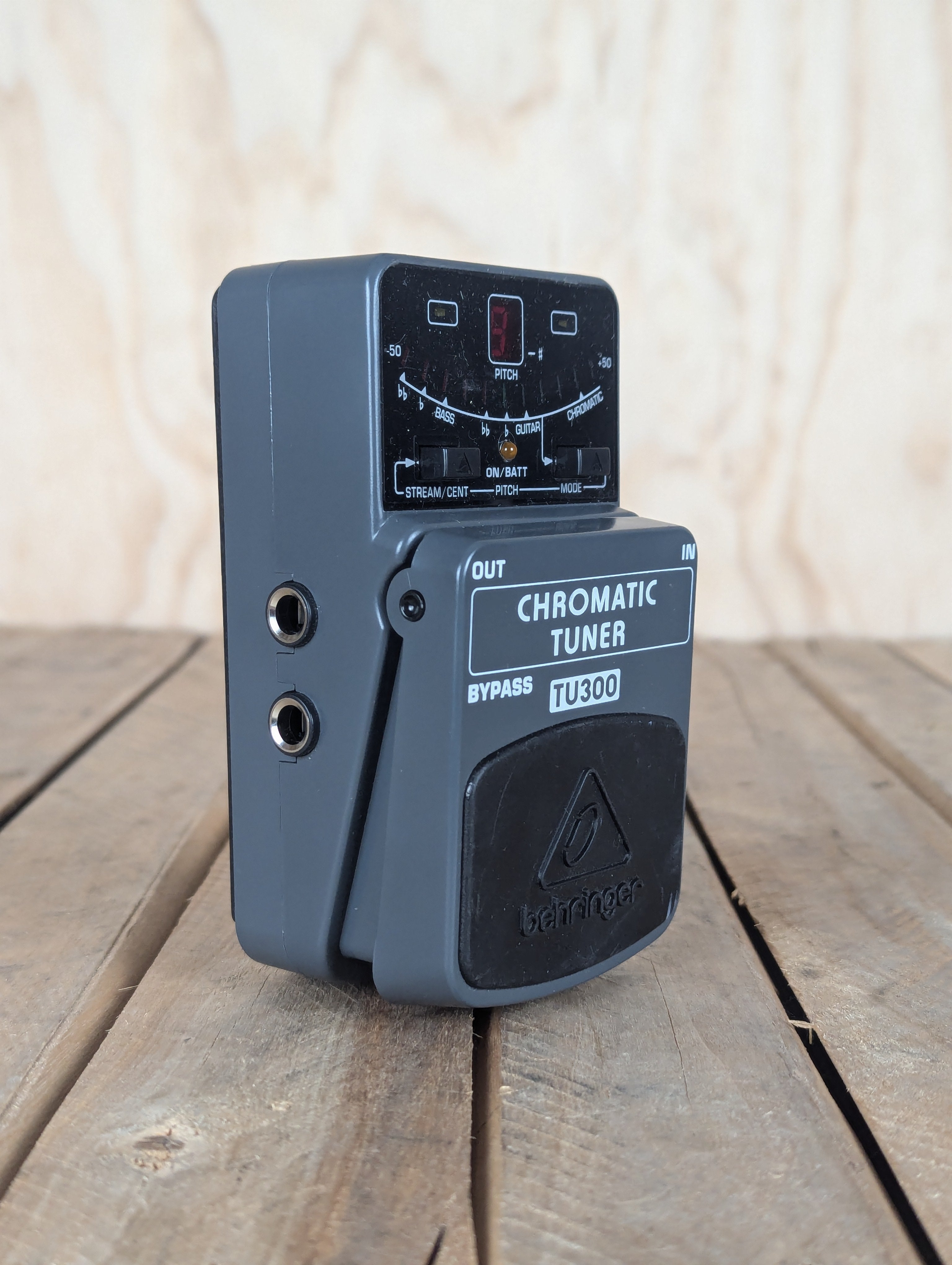 Behringer TU300 Chromatic Tuner, (Used)