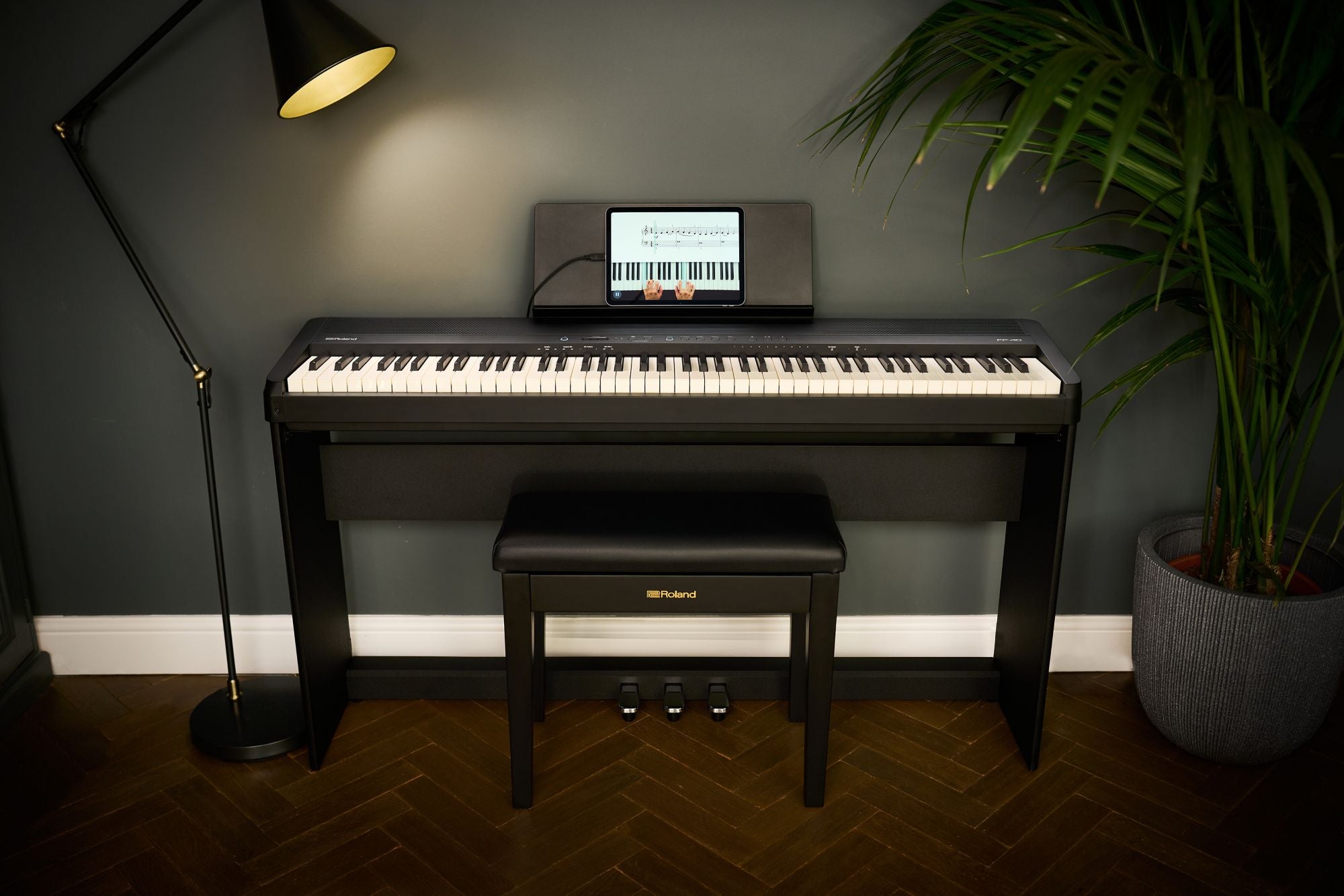 Roland FP-40 Portable Digital Piano Home Bundle - Black