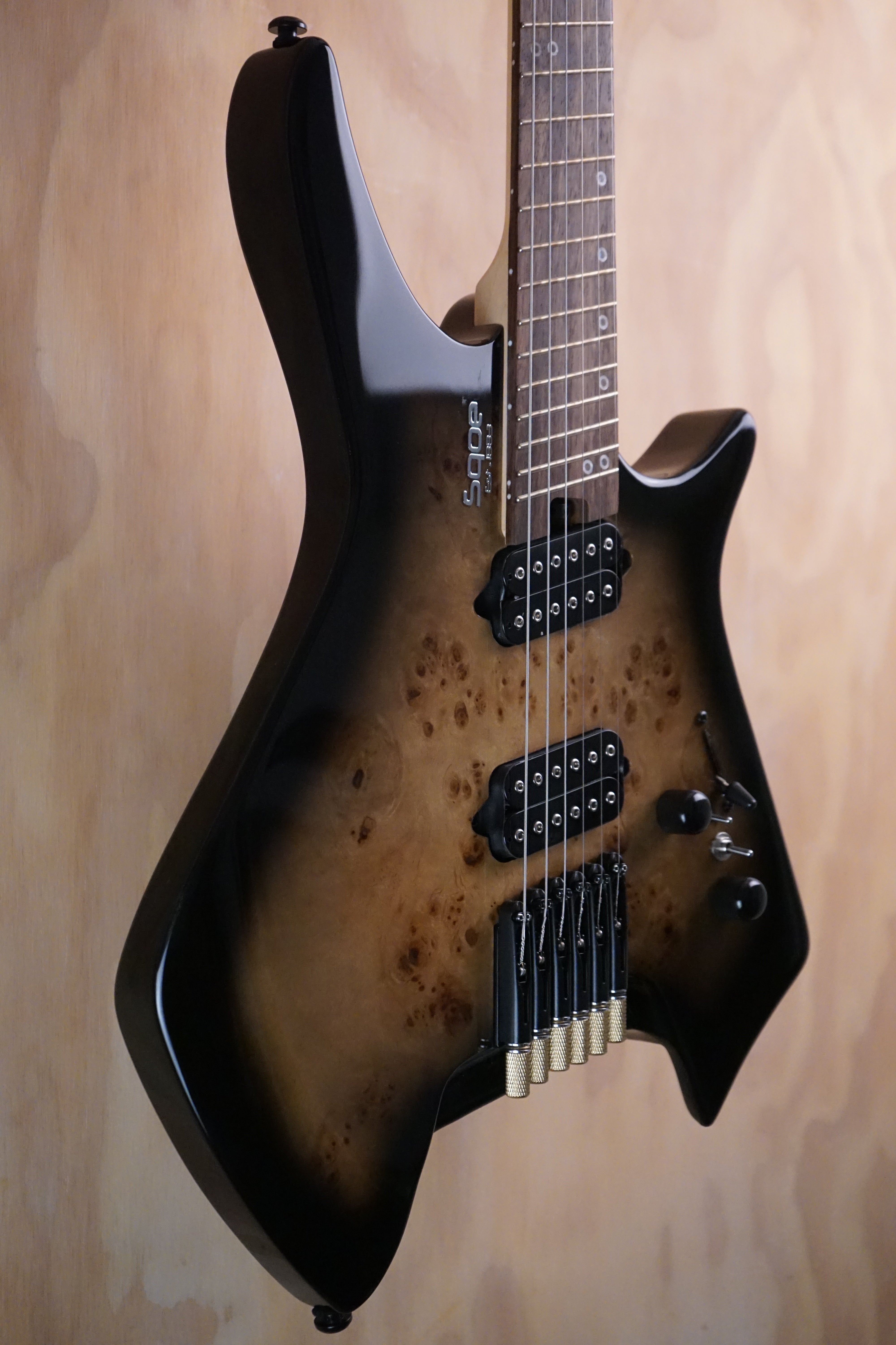 SQOE SEIB992 Headless Electric Guitar In Black - Fair Deal Music