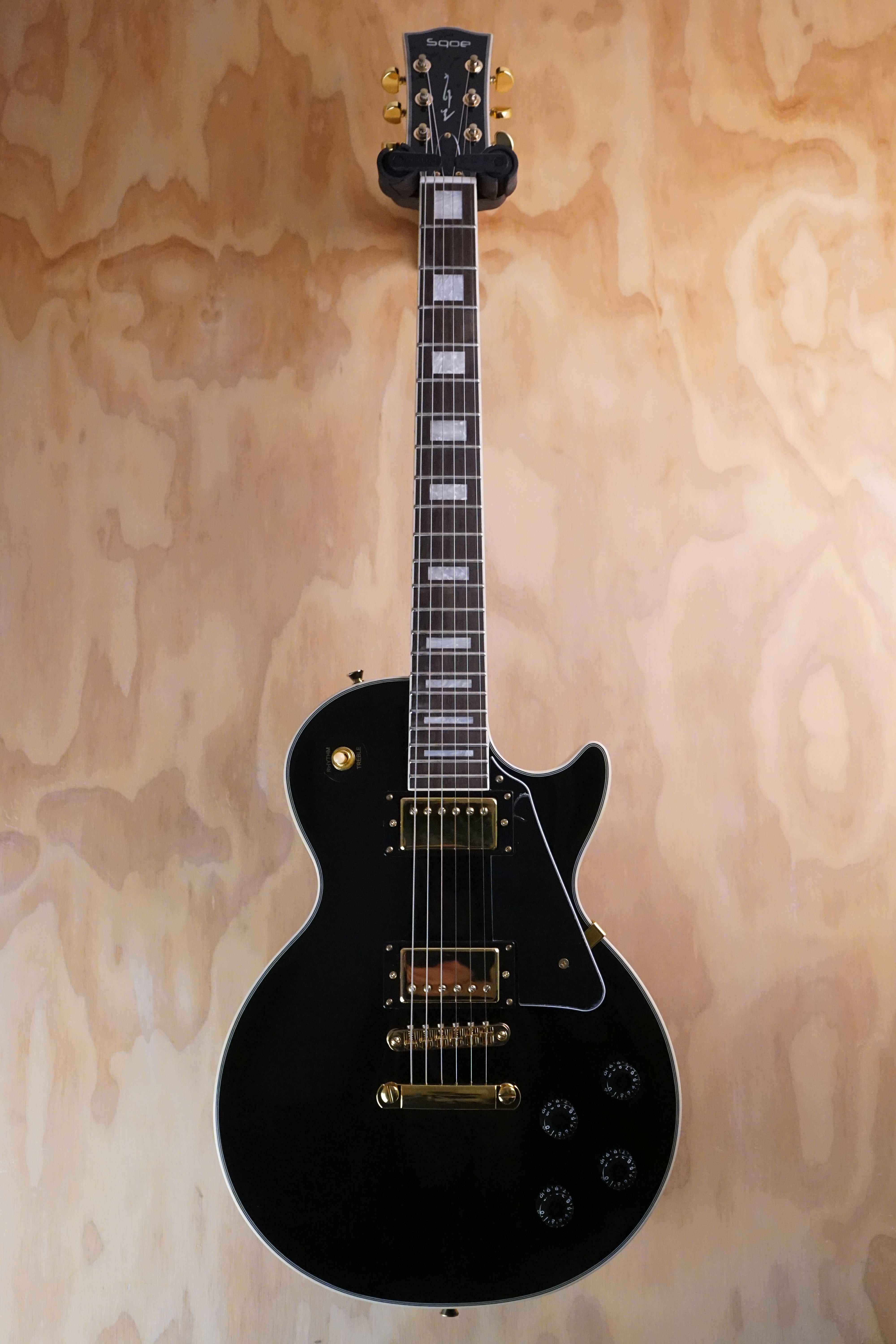 SQOE SELP300 LP Custom Style Guitar in Black - Fair Deal Music