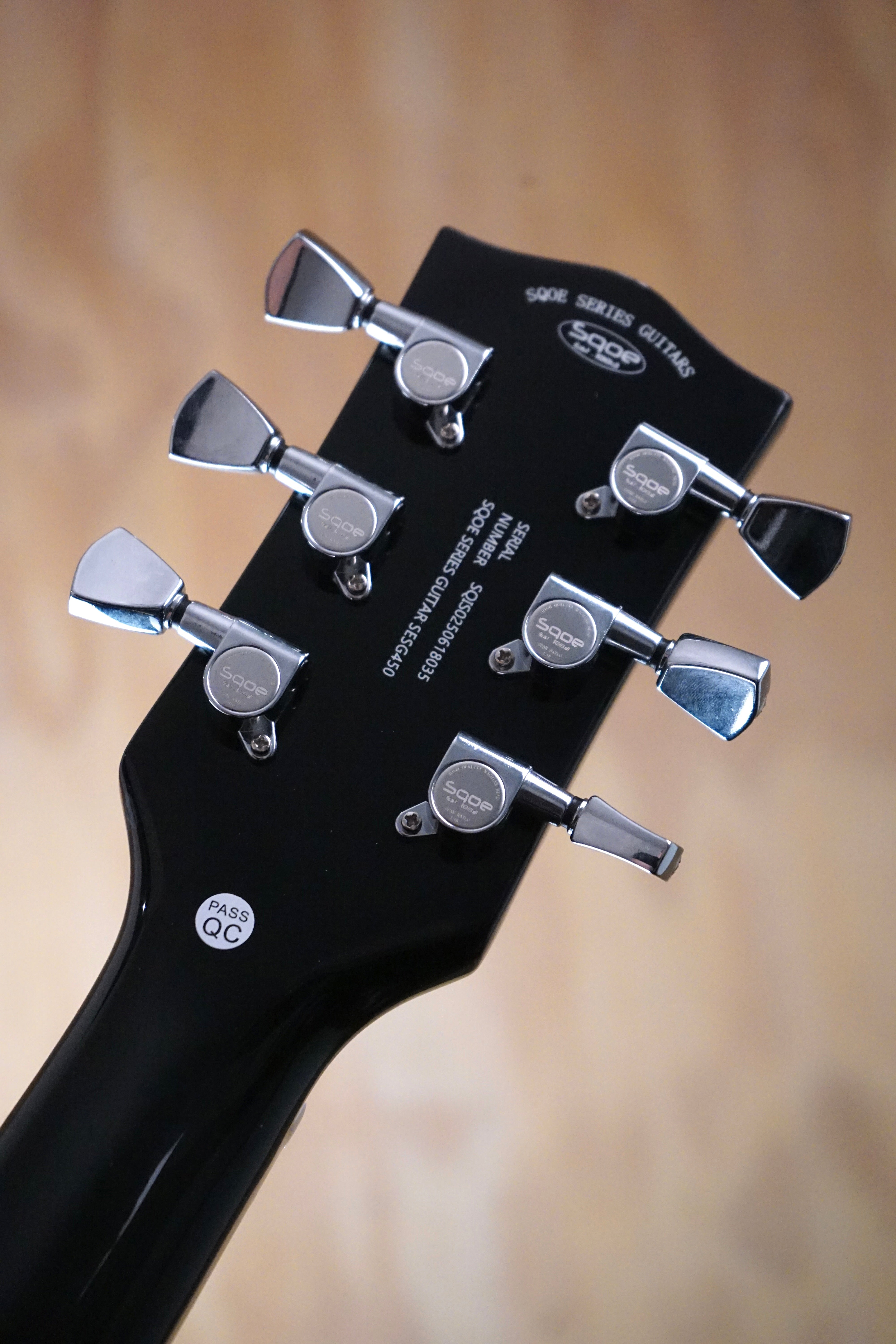 SQOE SESG450 Electric Guitar In Black - Fair Deal Music