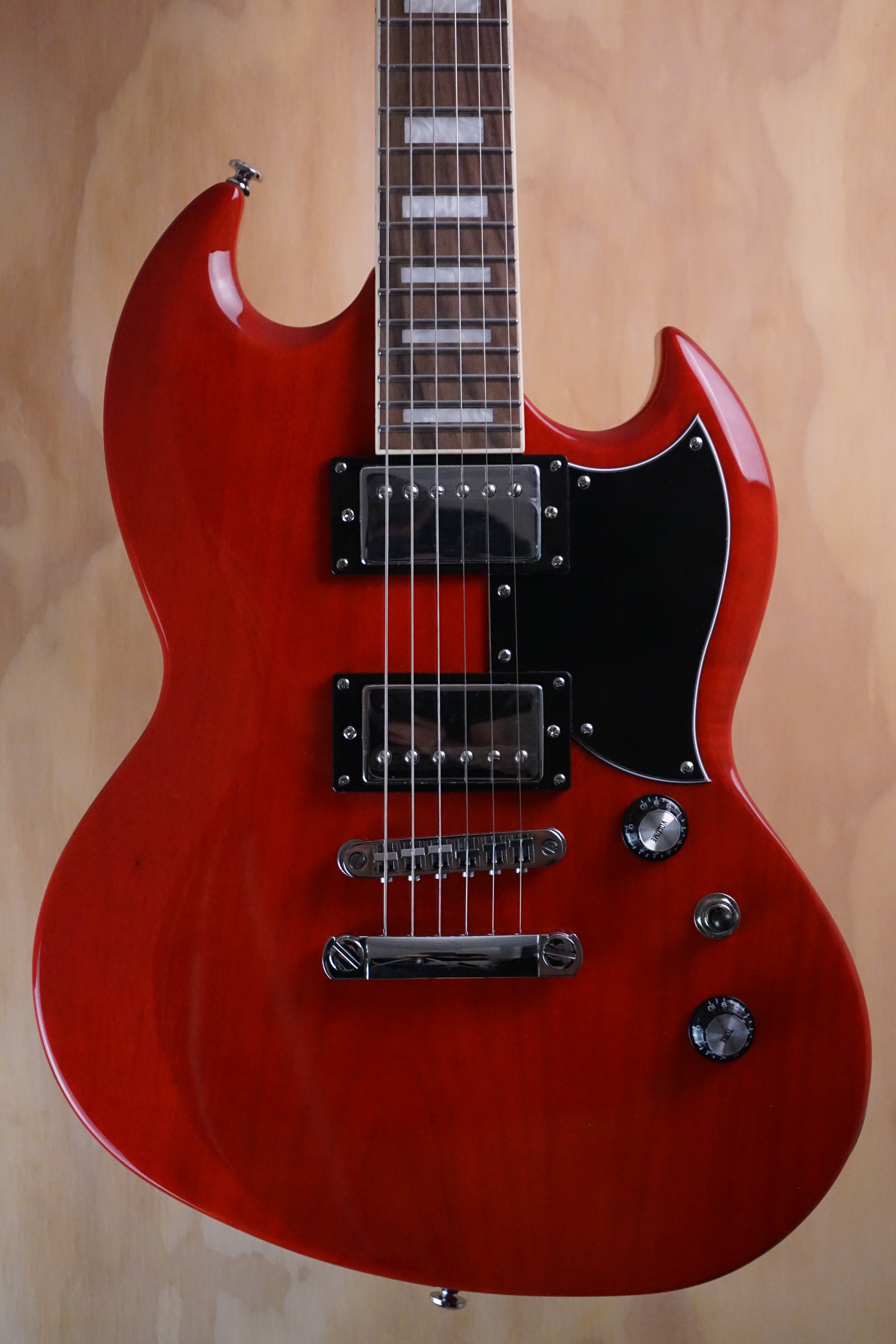 SQOE SESG450 Electric Guitar In Red - Fair Deal Music