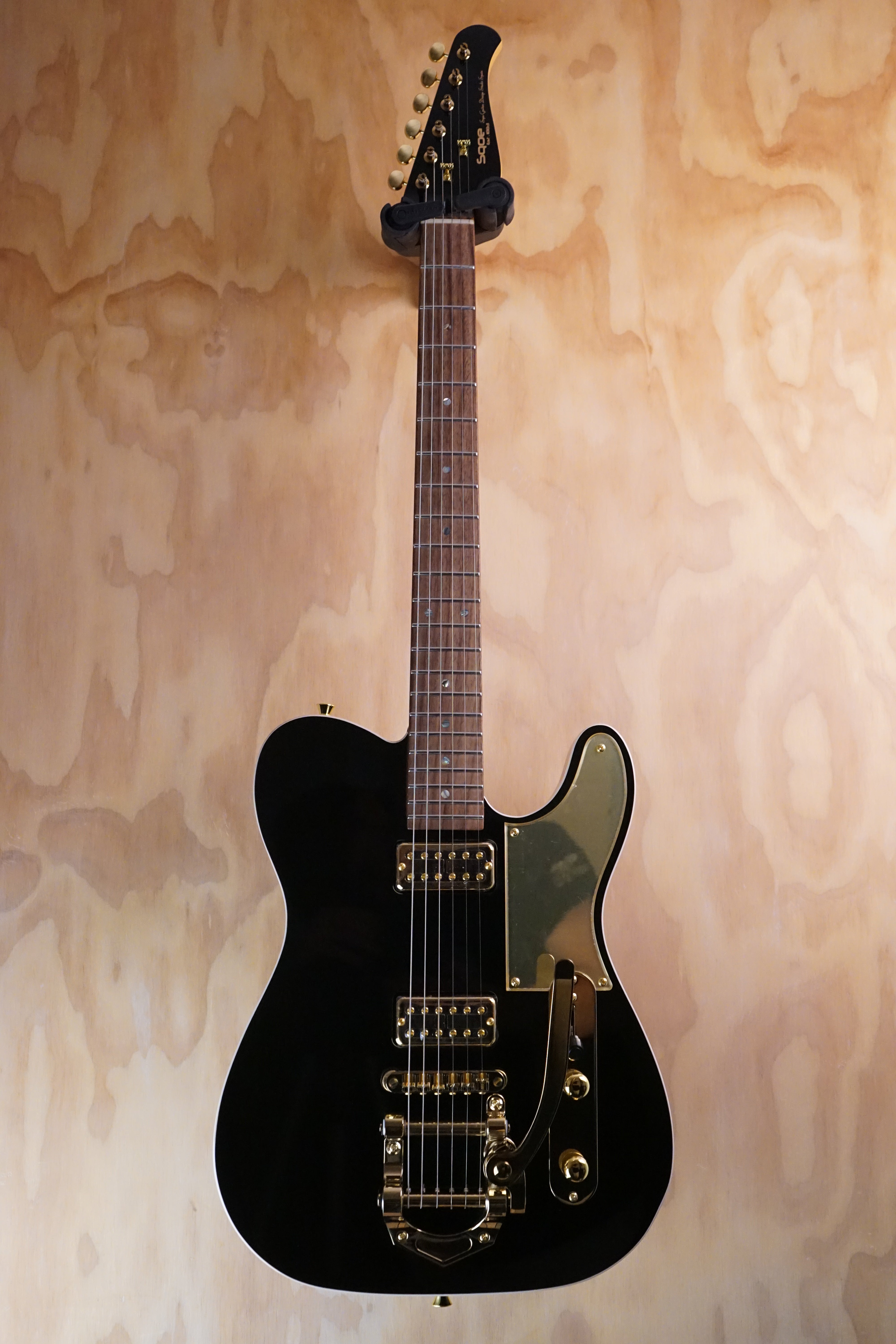 SQOE SETL1000 T-Style Electric Guitar In Black With Tremolo - Fair Deal Music