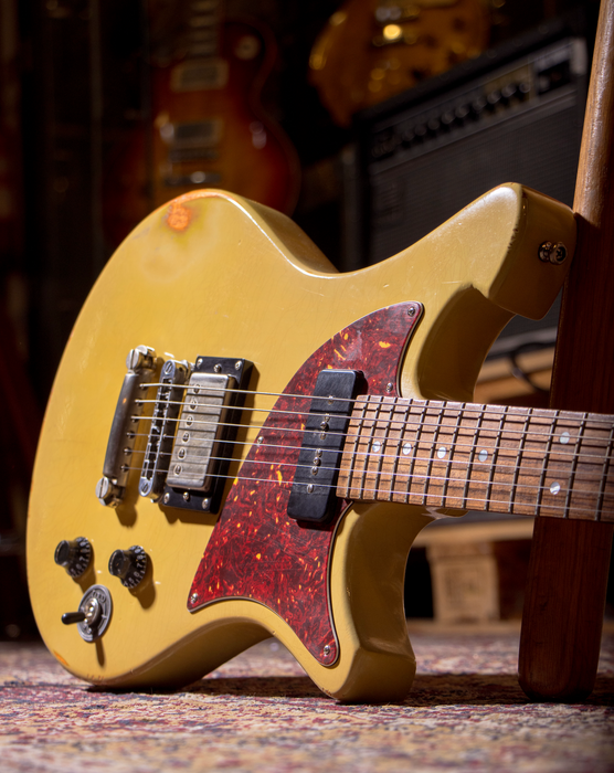 Wild Custom Guitars Wild-One in TV Yellow, USED - Fair Deal Music