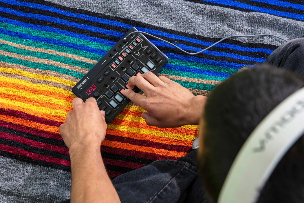 Roland Aira Compact J-6 Chord Synth - Fair Deal Music